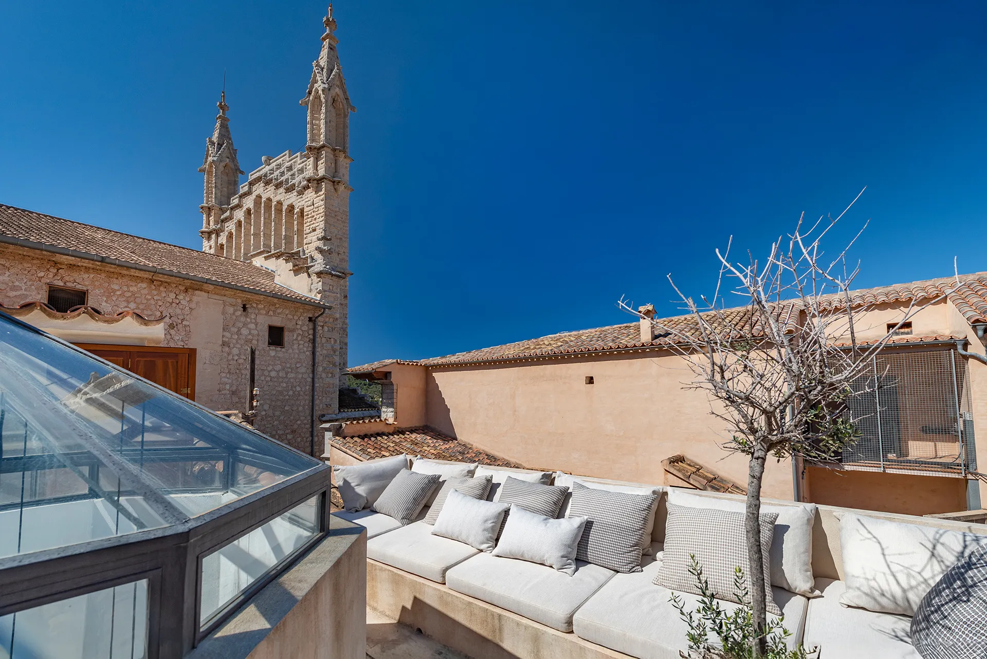 Elegant i sofisticada casa adossada en el cor de l'històric Sóller-30