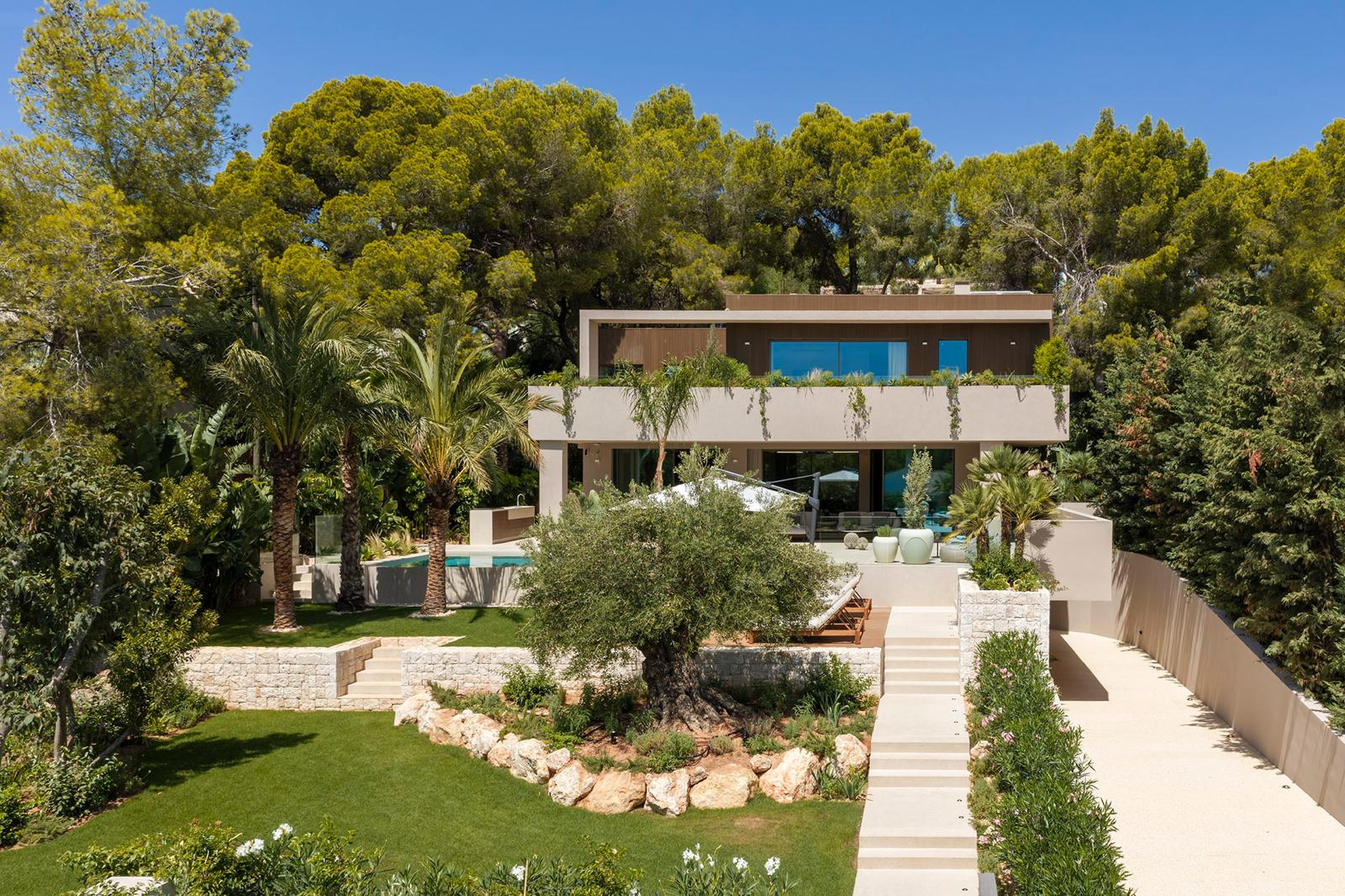 Modern new-build villa with exceptional design near the harbor of Santa Ponsa-2