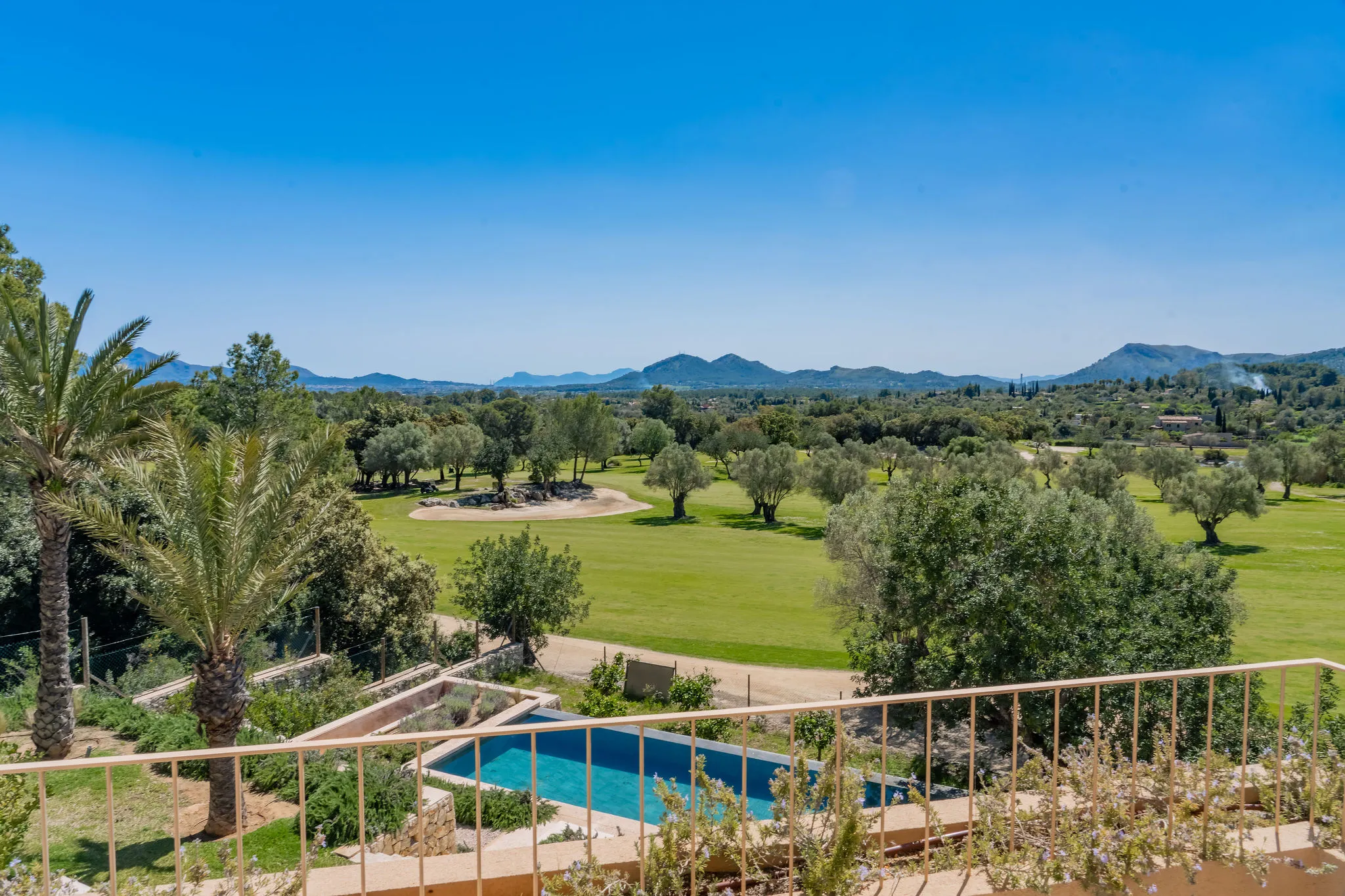 Fantastisk nybygget villa med prestigefyldt golfudsigt i Pollensa, til salg på Mallorca-34
