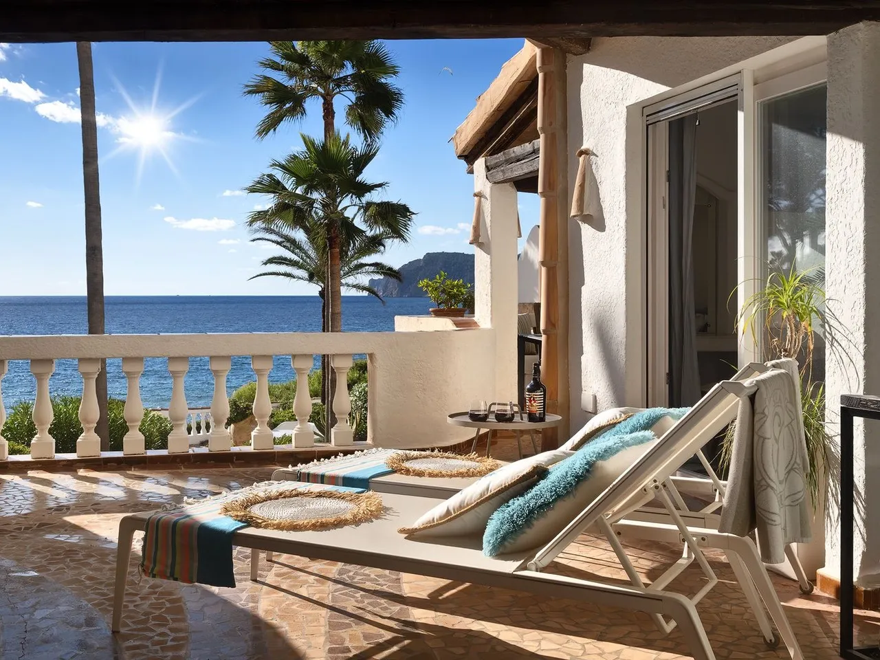 Stunning apartment in the first line of sea-3