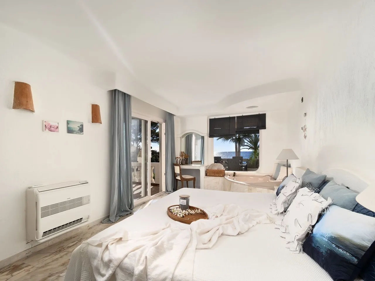 Stunning apartment in the first line of sea-9