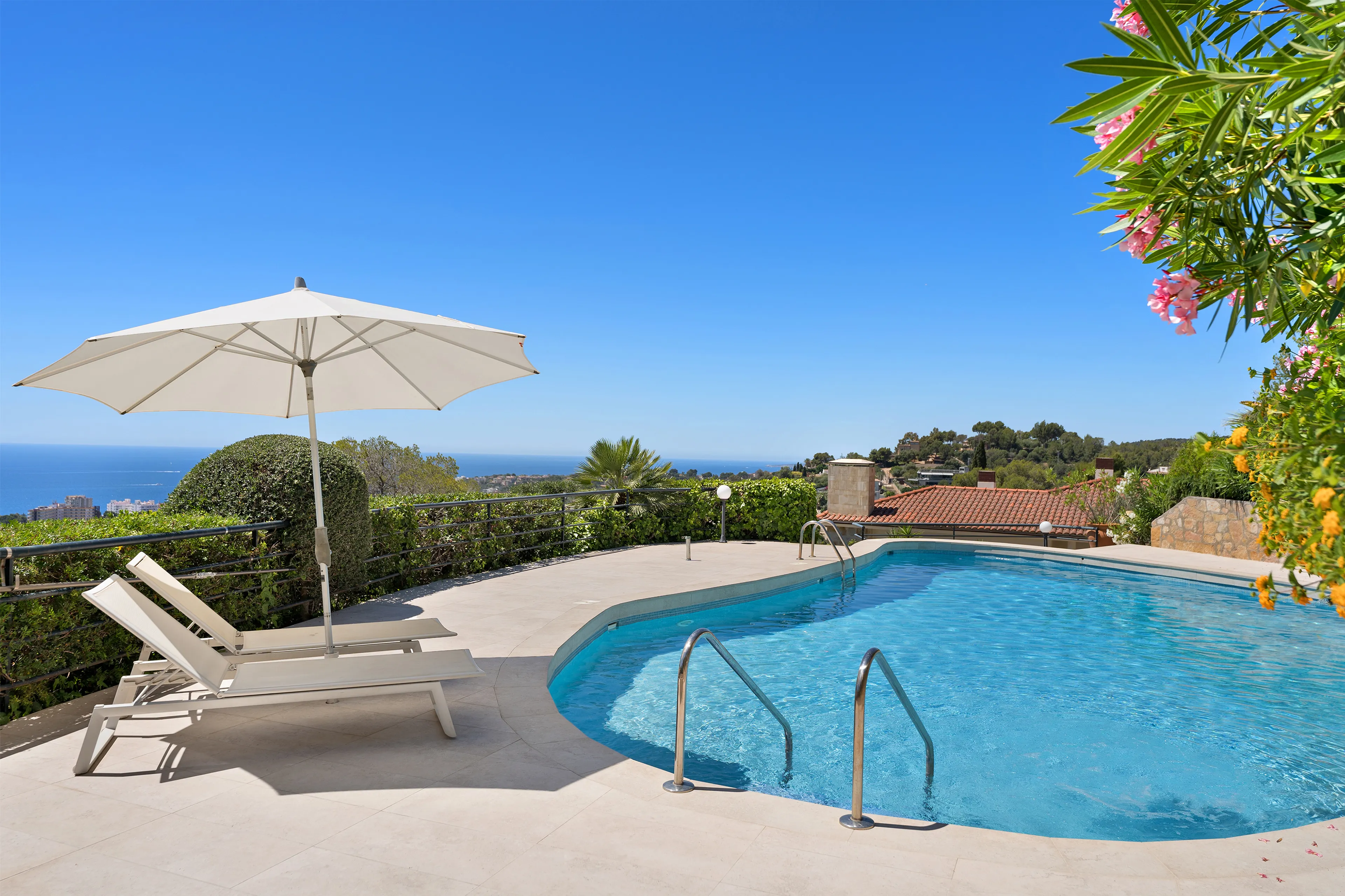 Llueix mediterrani amb vista al mar: exclusiu apartament de disseny a Gènova-3