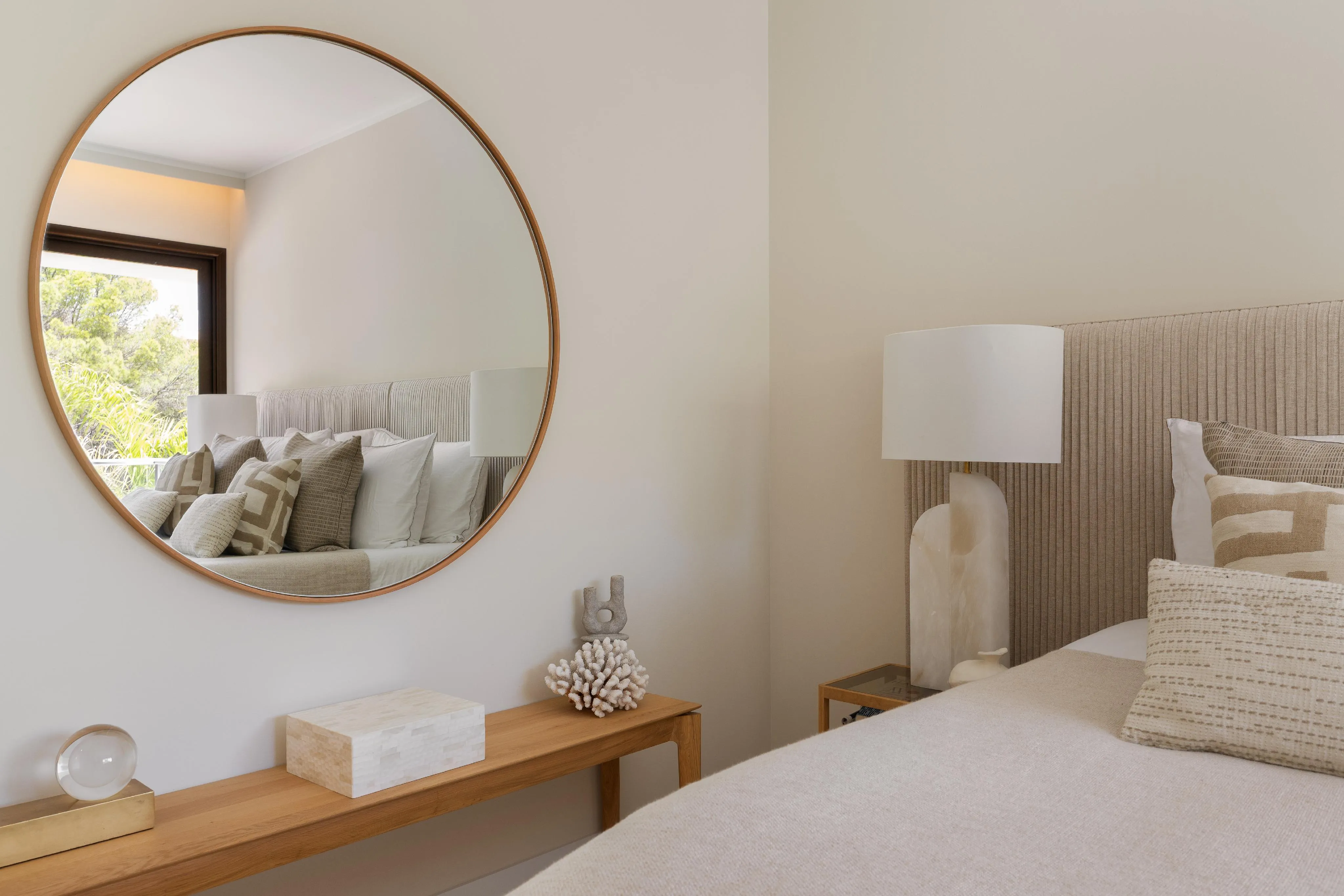 Stunning Modern Semi-Detached Home with Private Pool-10