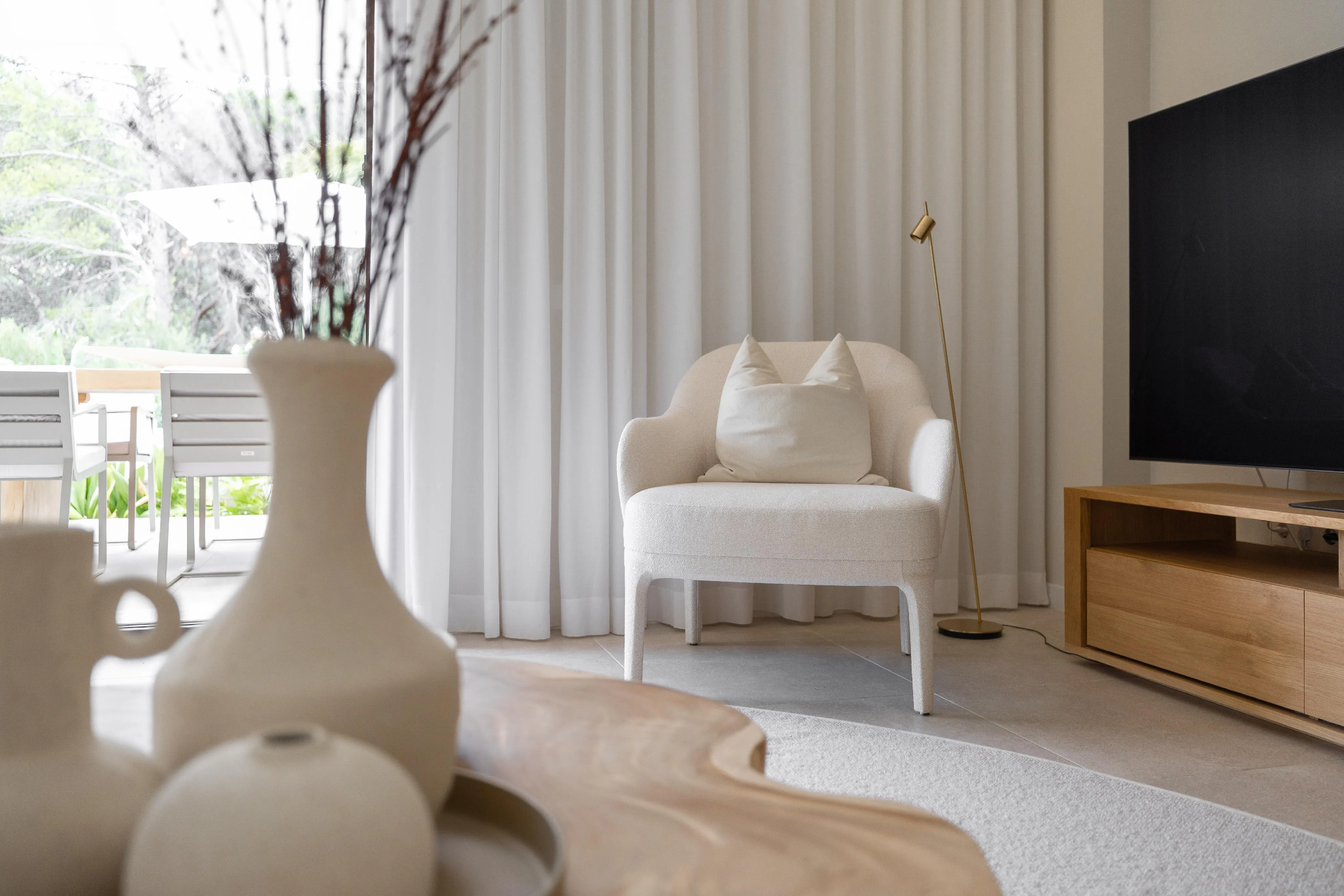 Stunning Modern Semi-Detached Home with Private Pool-2