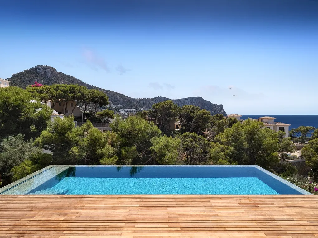 Energy-efficient new-build villa with sea views-22