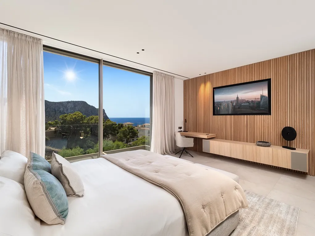 Energy-efficient new-build villa with sea views-9