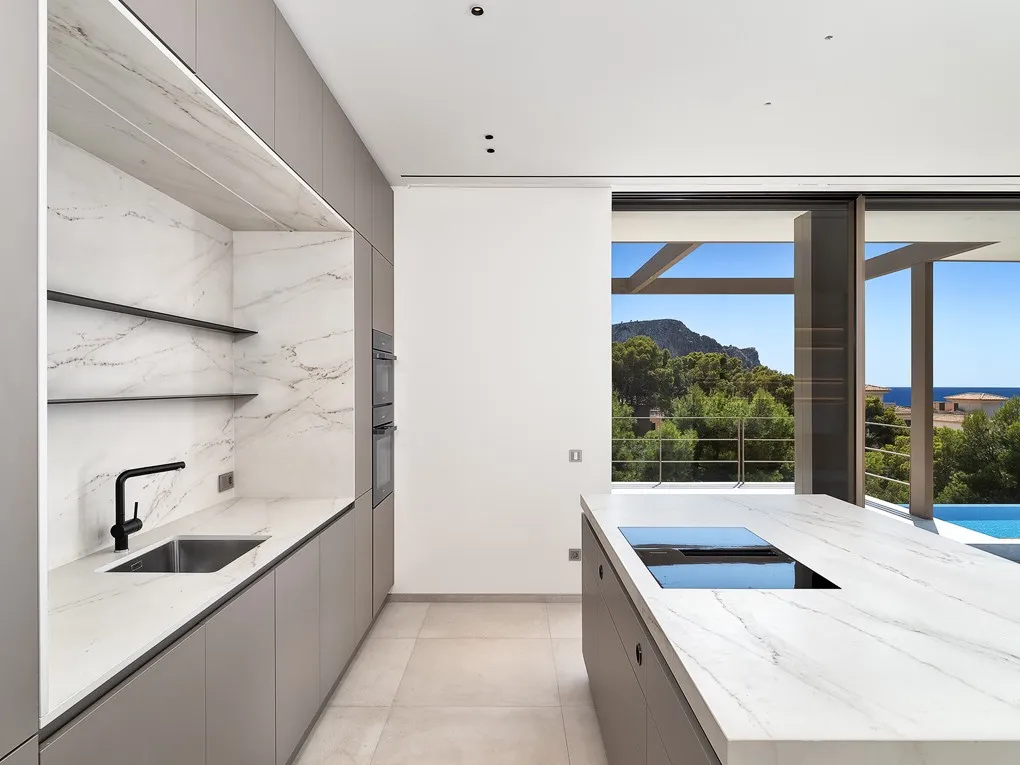 Energy-efficient new-build villa with sea views-4