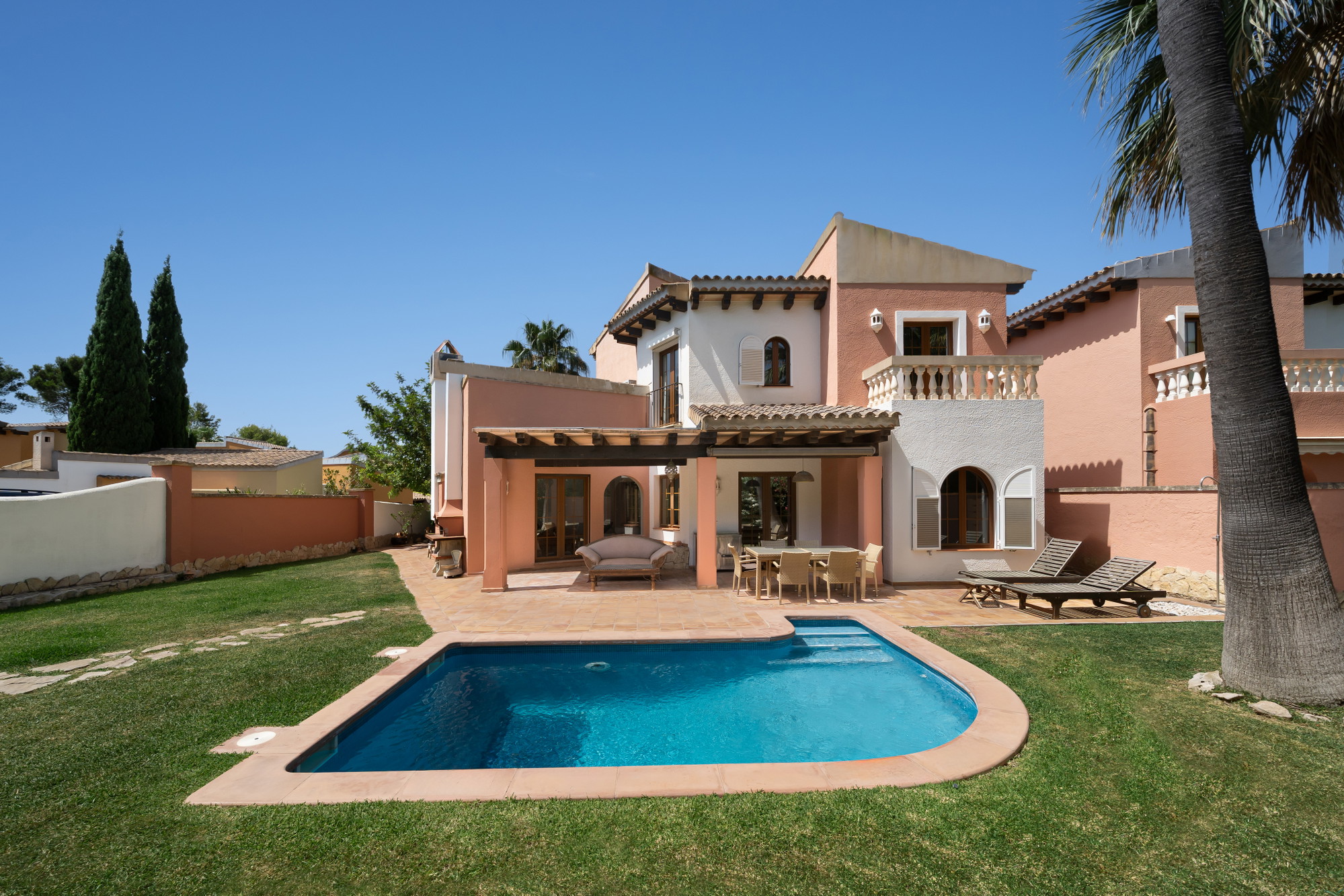 Charming Mediterranean chalet with private pool by Santa Ponsa Golf course