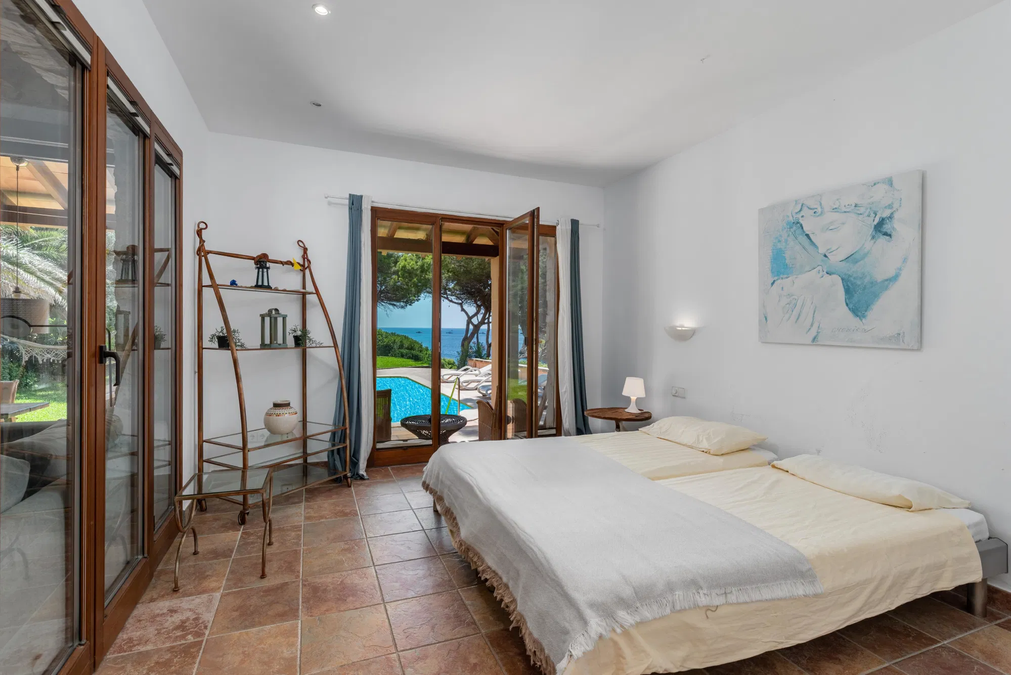 Short term rental: Charming Stone House with Pool a few steps away from the sea-10