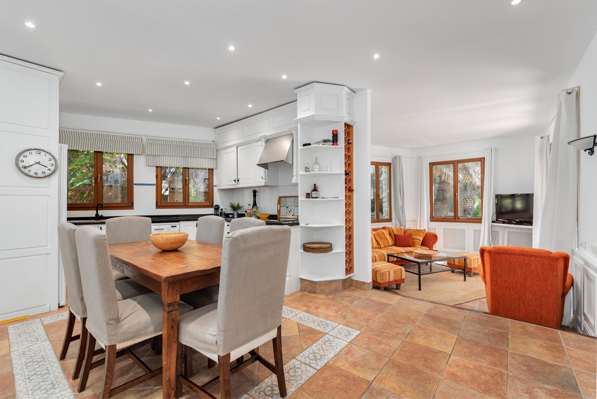 Short term rental: Charming Stone House with Pool a few steps away from the sea-8