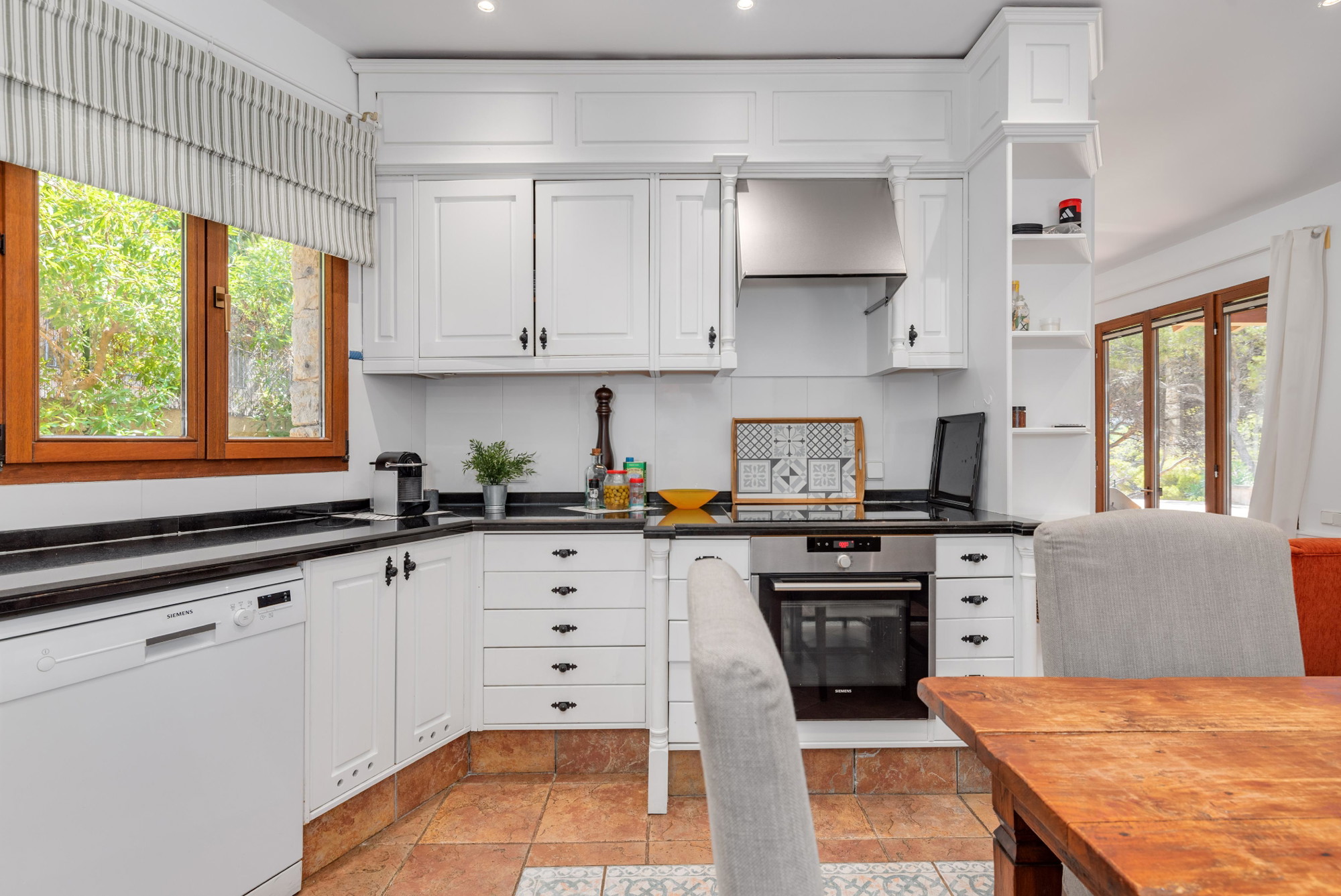 Short term rental: Charming Stone House with Pool a few steps away from the sea-9