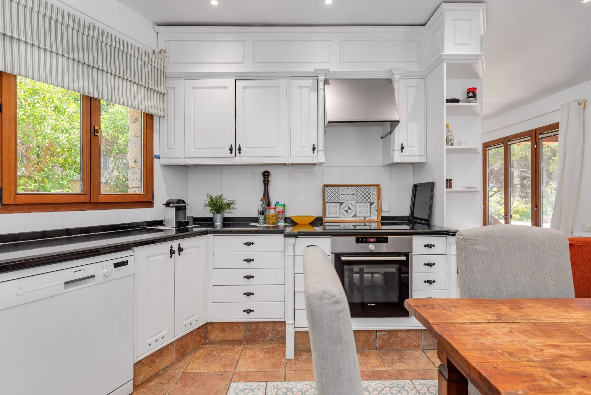Short term rental: Charming Stone House with Pool a few steps away from the sea-9