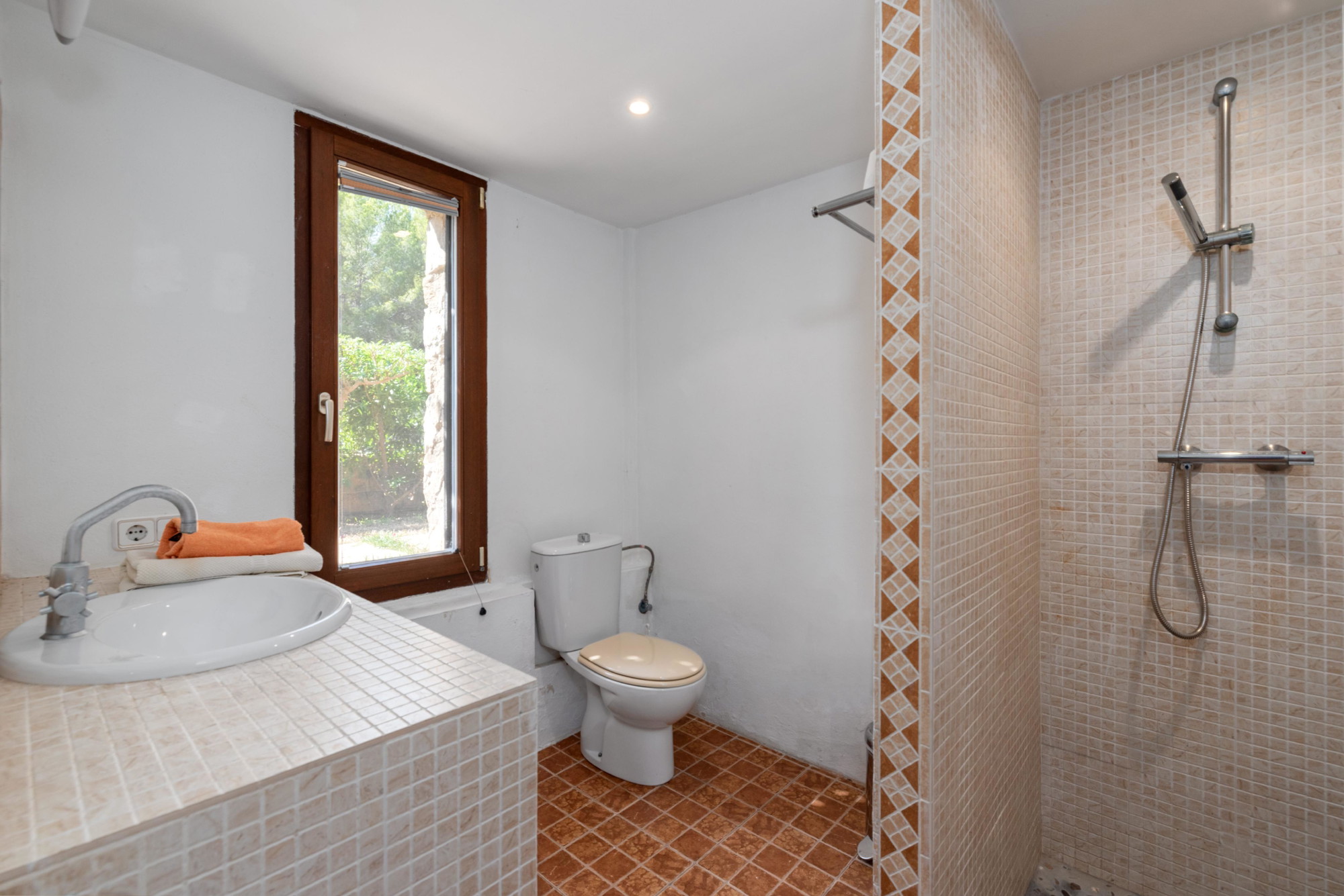 Short term rental: Charming Stone House with Pool a few steps away from the sea-19