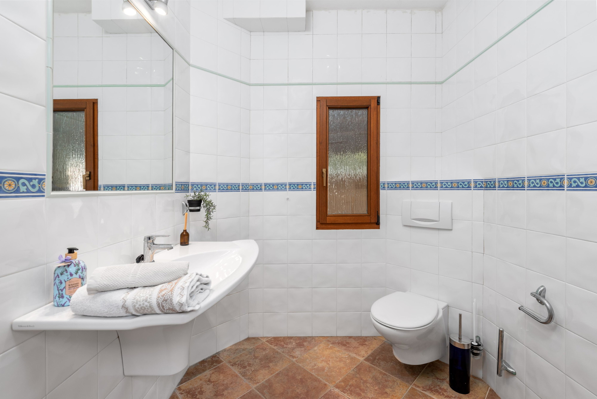 Short term rental: Charming Stone House with Pool a few steps away from the sea-12