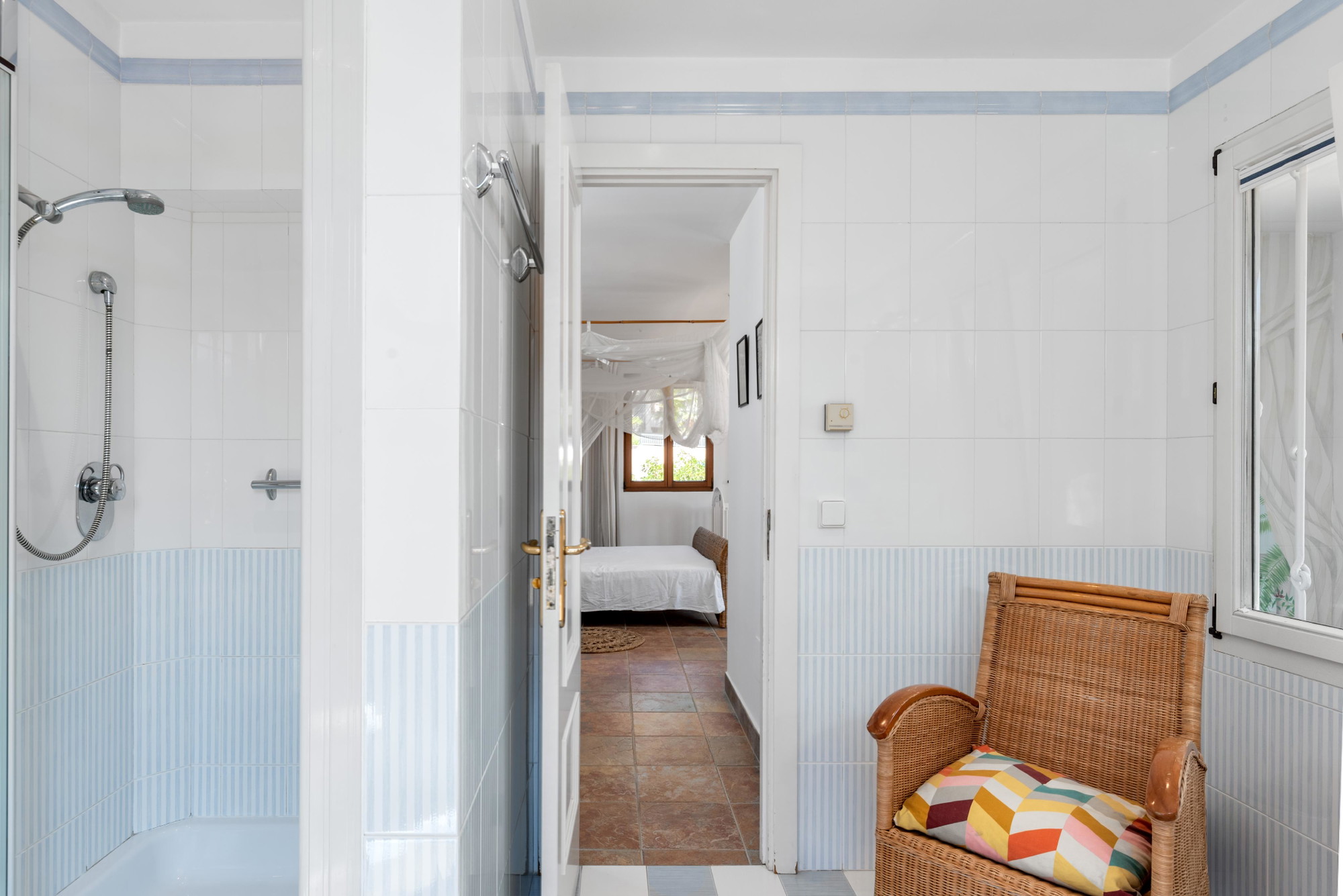 Short term rental: Charming Stone House with Pool a few steps away from the sea-15