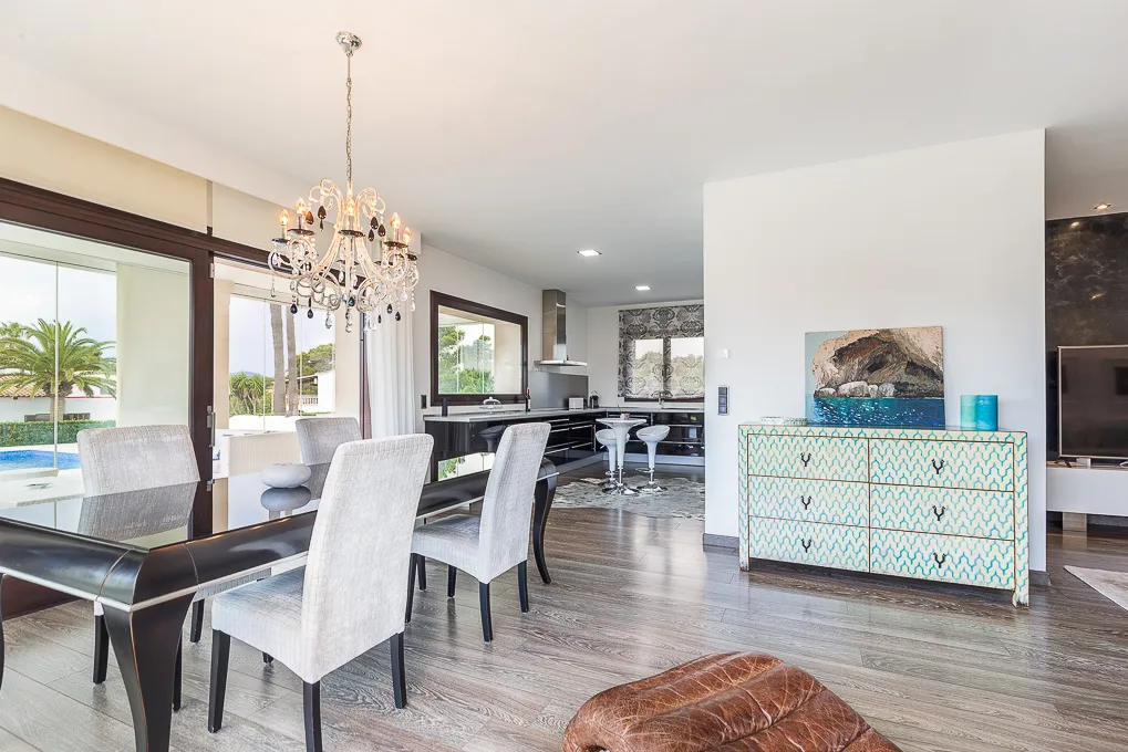 Elegant villa in a quiet area near the beach-4