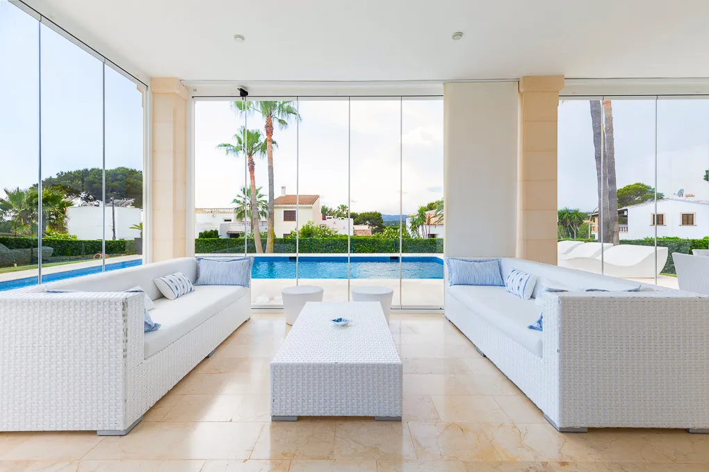 Elegant villa in a quiet area near the beach-12