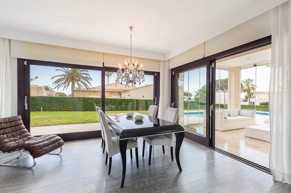 Elegant villa in a quiet area near the beach-6