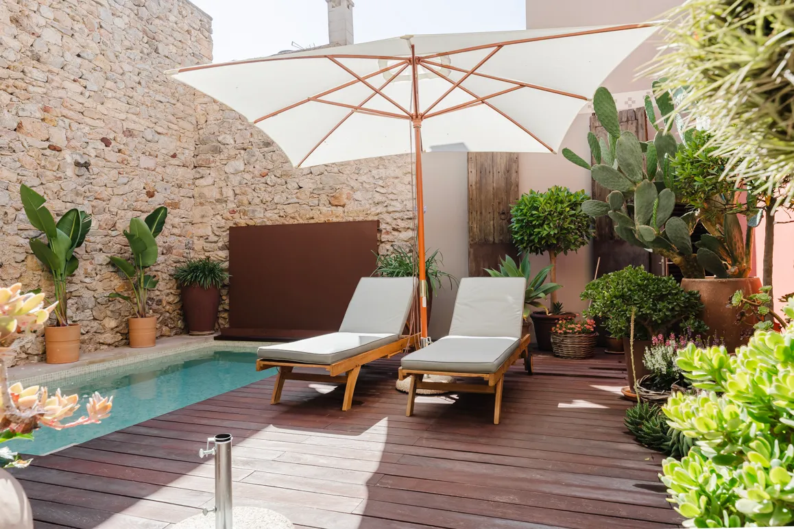 Stijlvol dorpshuis over drie verdiepingen met lift - Dakterras met uitzicht op het kasteel - Patio met zwembad-10