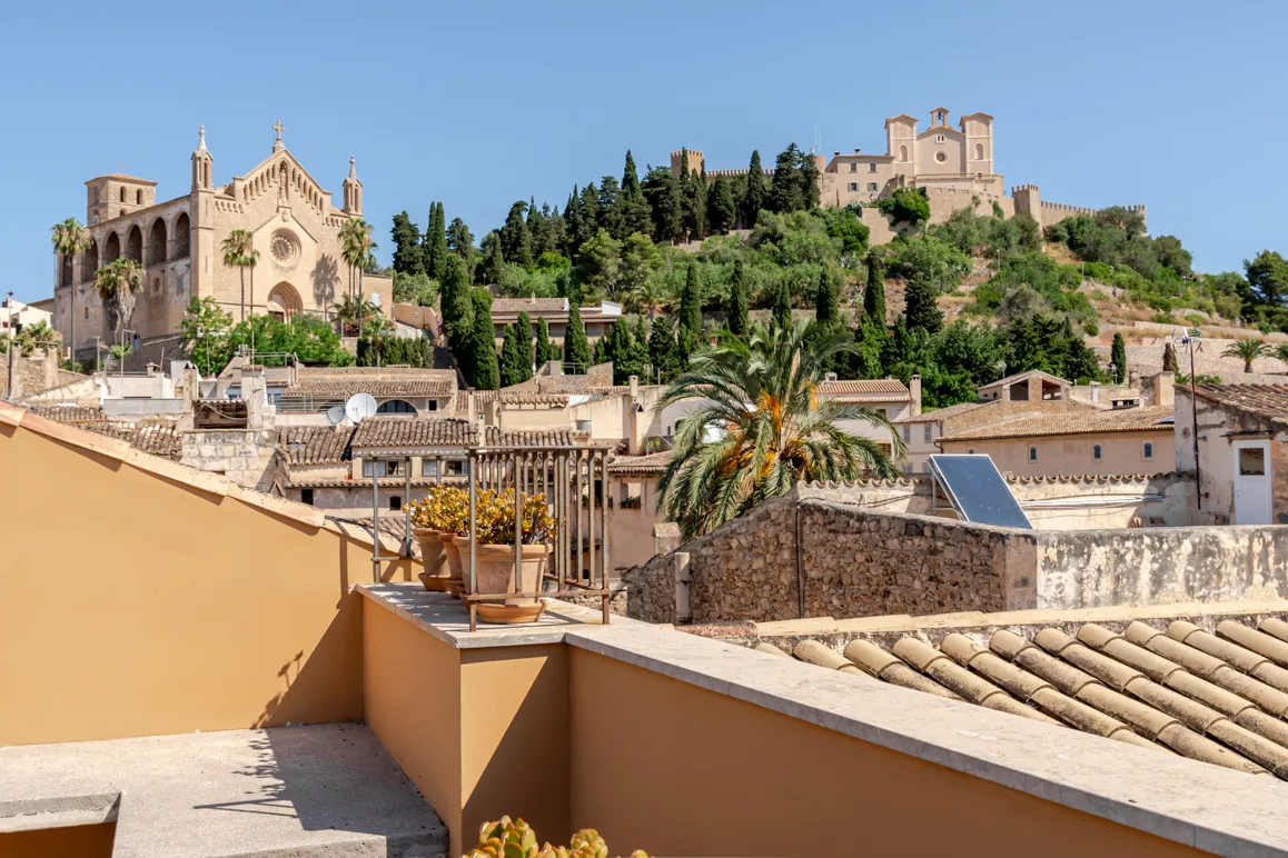 Stijlvol dorpshuis over drie verdiepingen met lift - Dakterras met uitzicht op het kasteel - Patio met zwembad-3