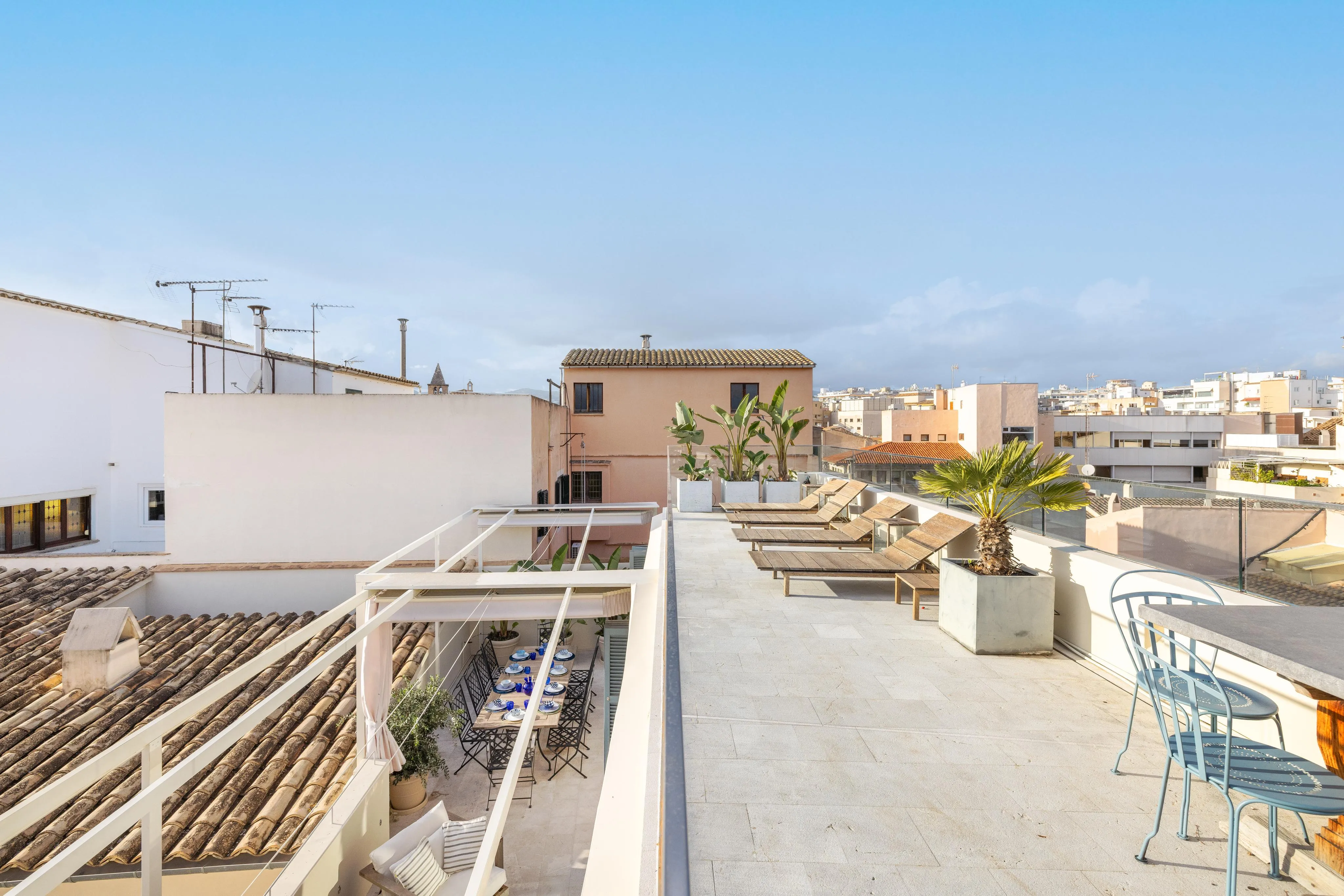 Romantisches Penthouse mit Dachterrassen und Meerblick bei Rialto Living-13