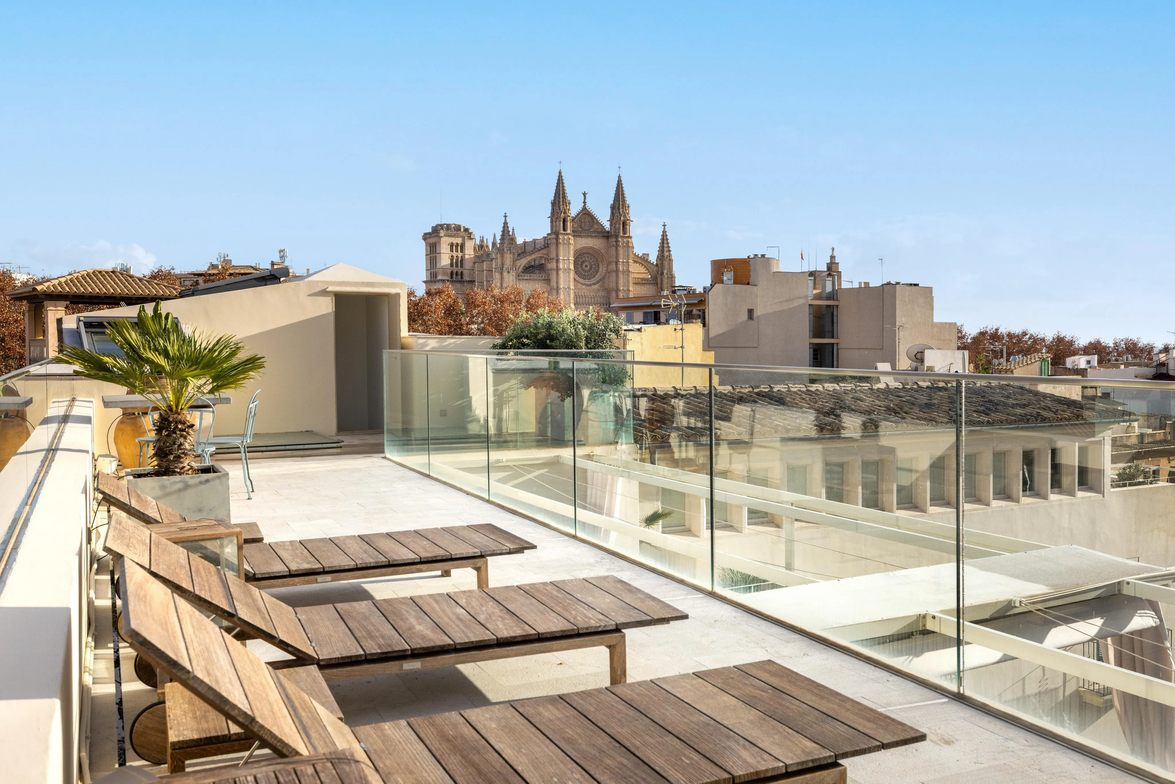 Romantisches Penthouse mit Dachterrassen und Meerblick bei Rialto Living-2