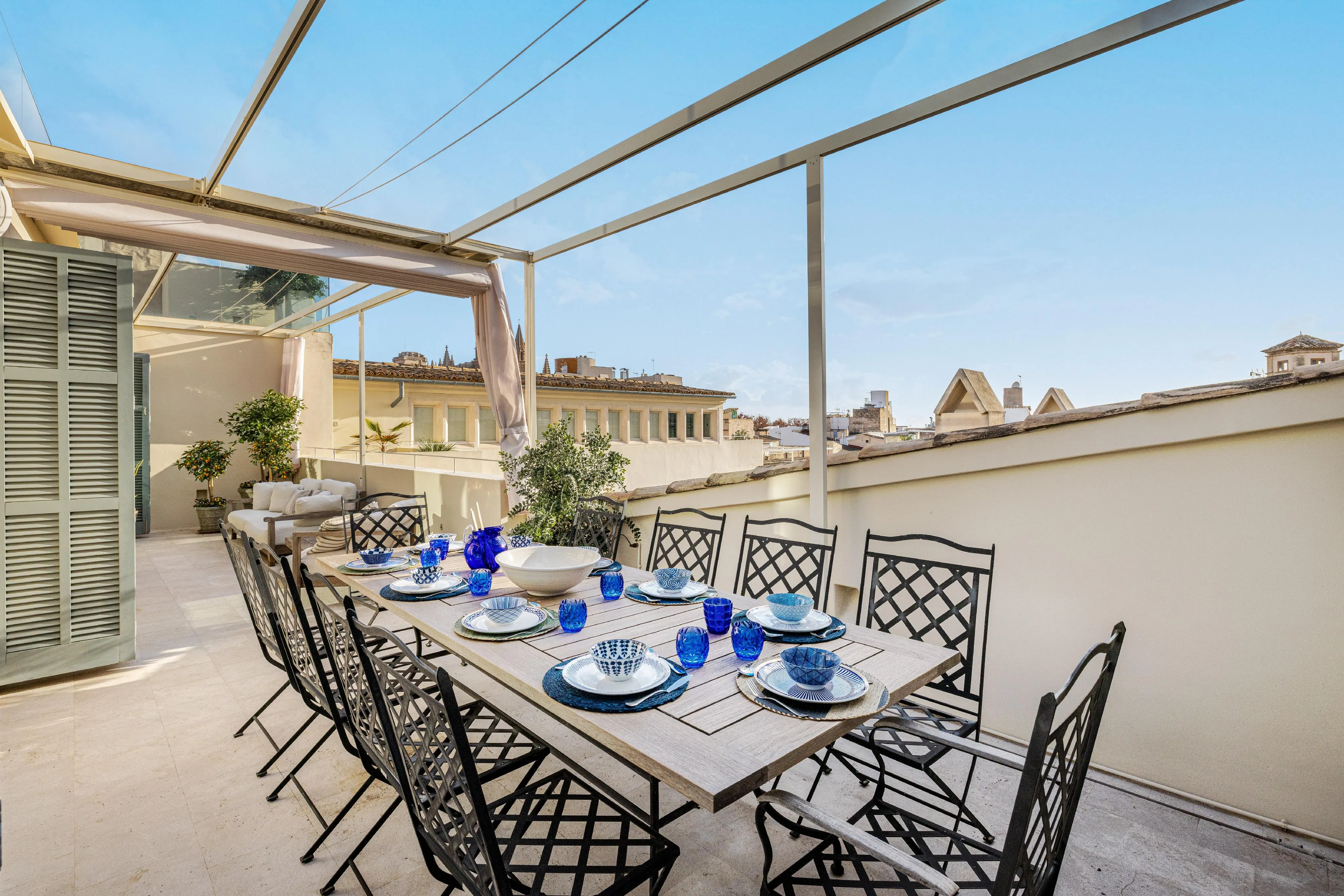 Romantisches Penthouse mit Dachterrassen und Meerblick bei Rialto Living-5