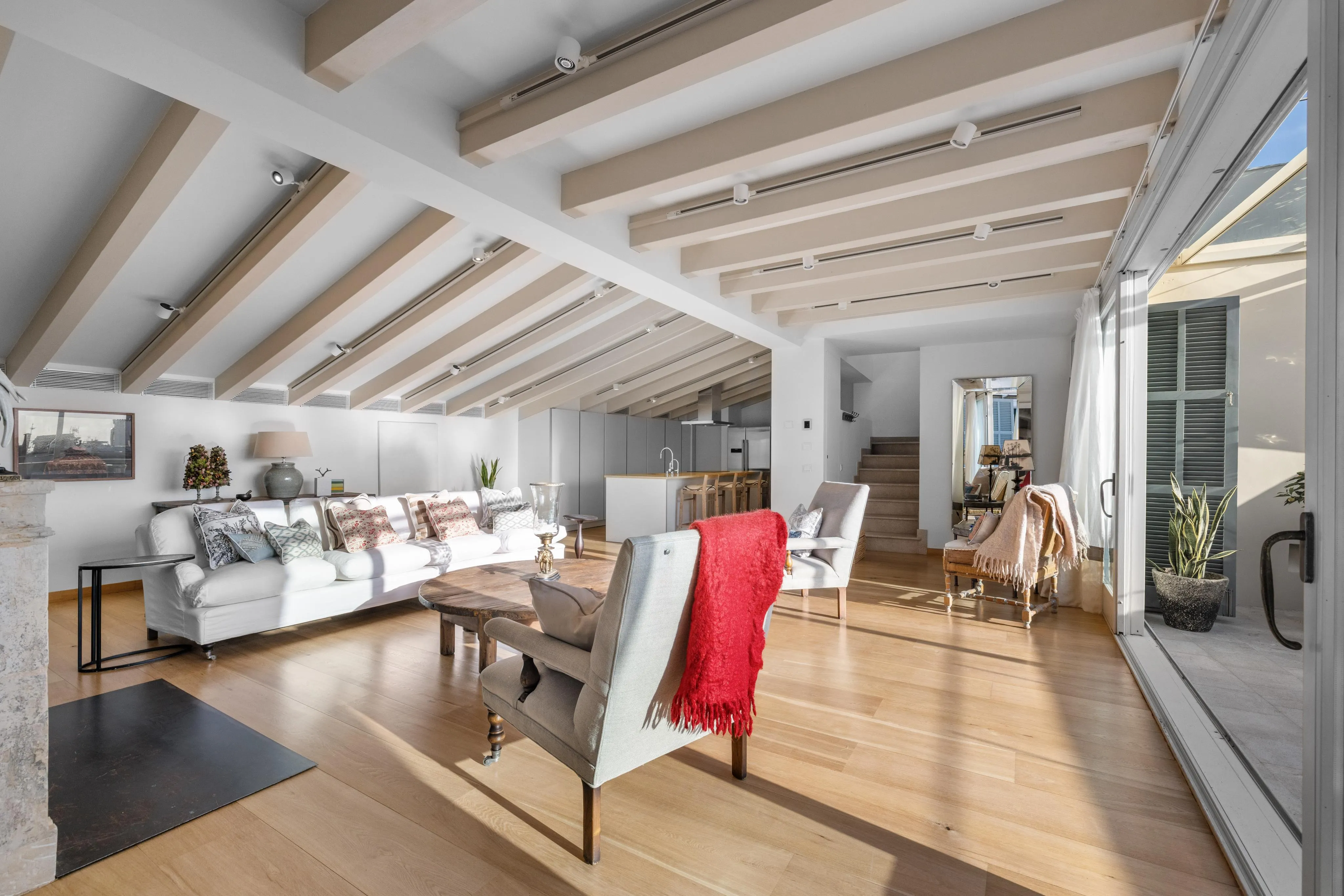 Romantisches Penthouse mit Dachterrassen und Meerblick bei Rialto Living-6