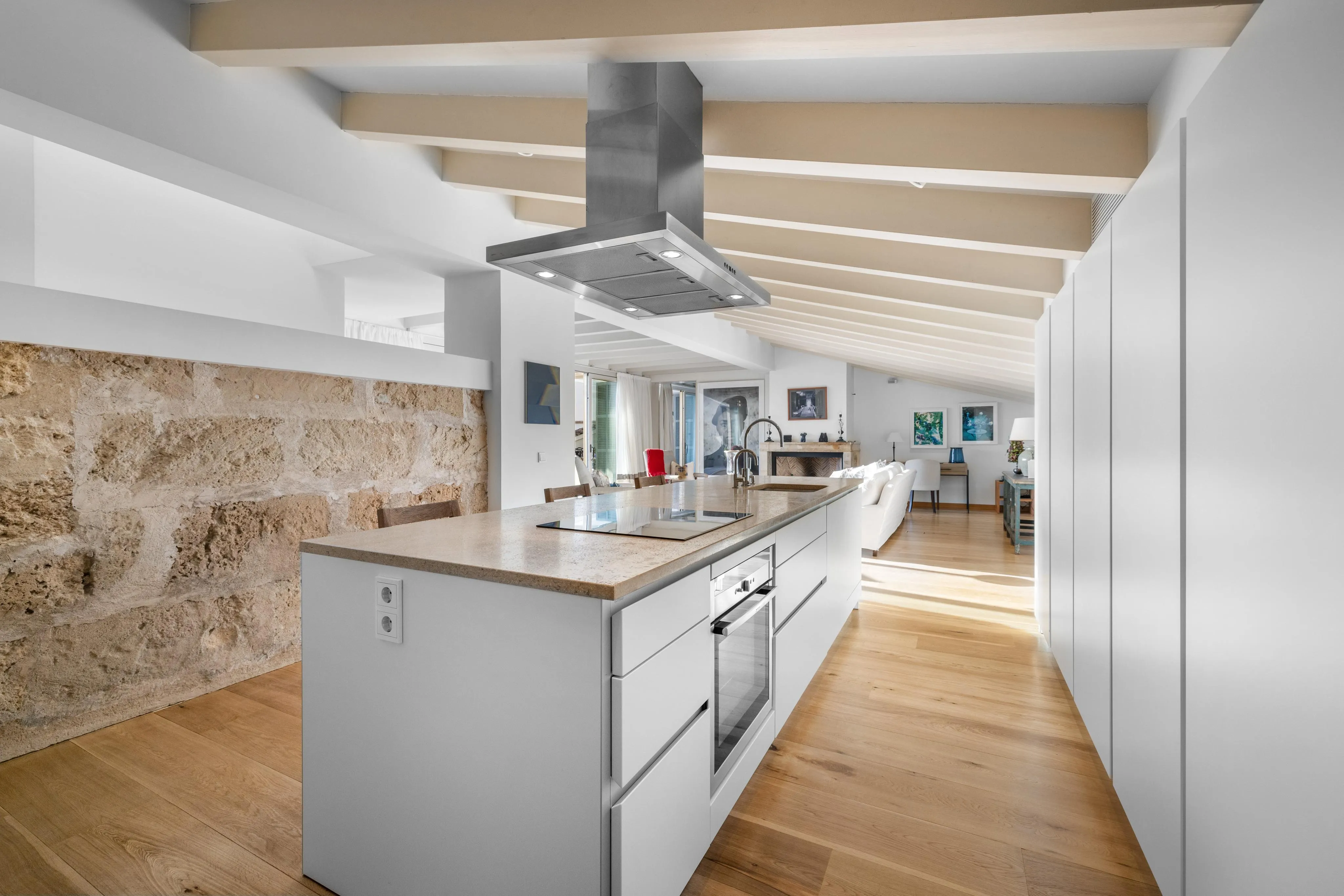 Romantisches Penthouse mit Dachterrassen und Meerblick bei Rialto Living-7