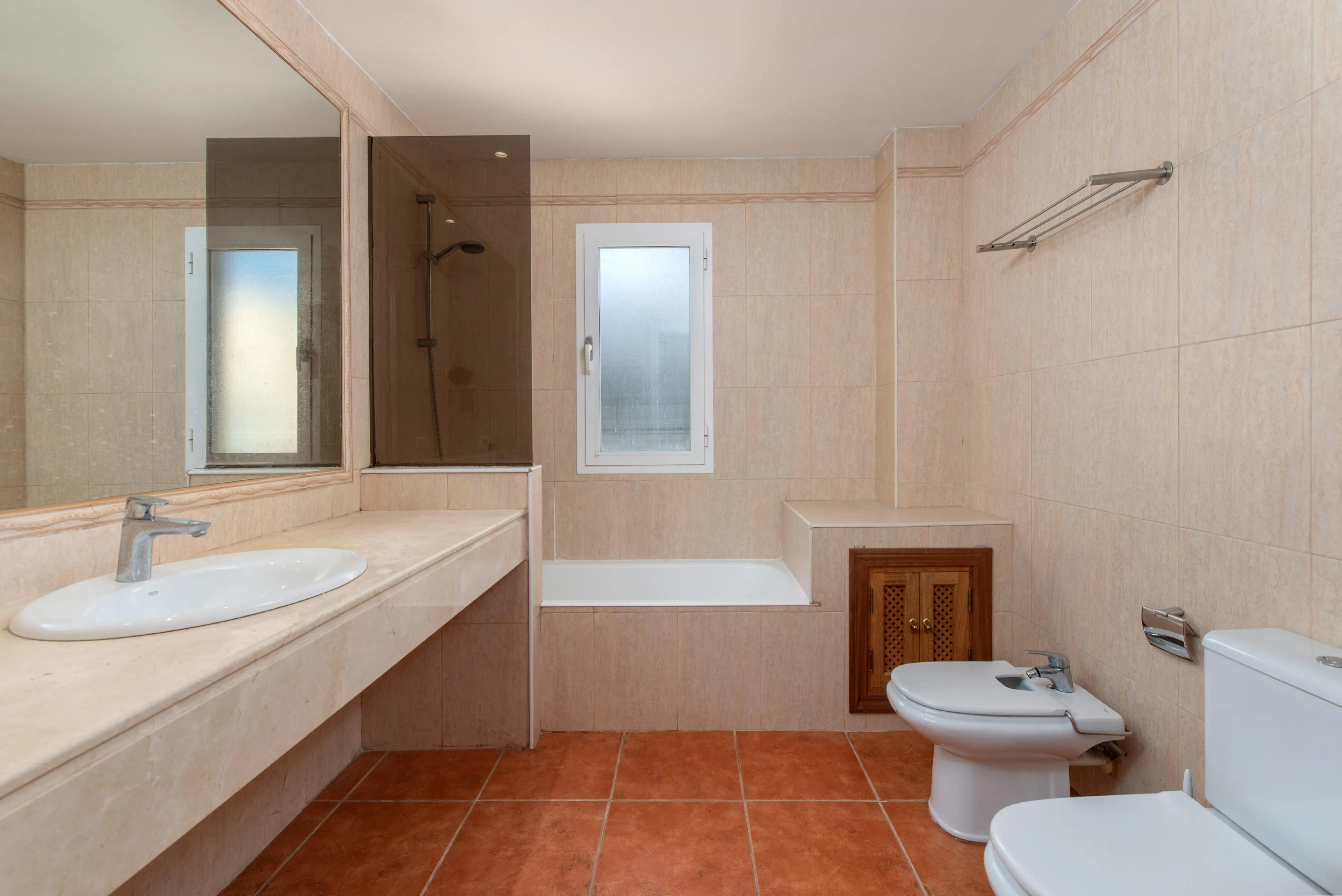 Панорамная вилла с бассейном в тихом, зеленом месте-7