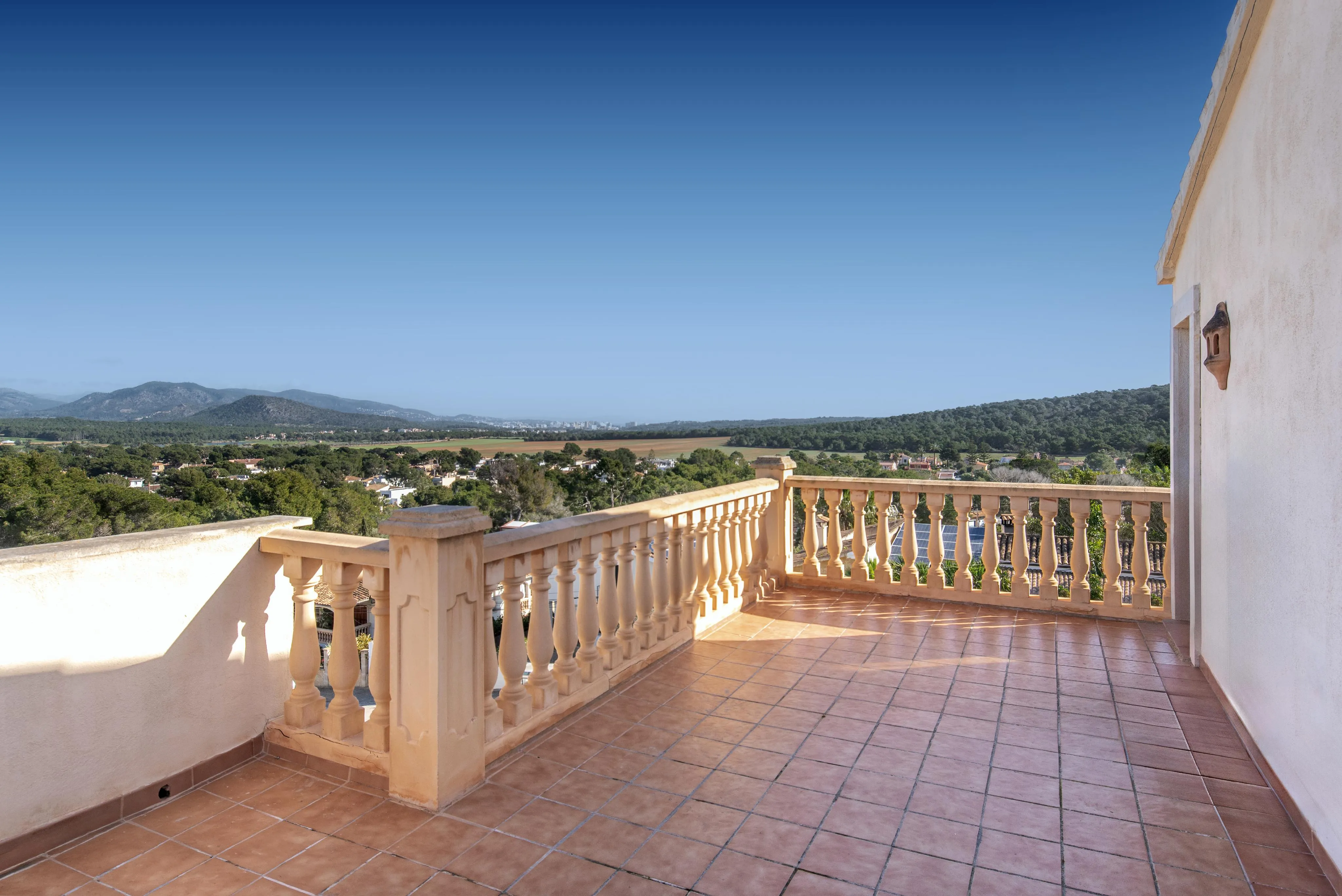 Panoramic villa with pool in a peaceful green setting-2