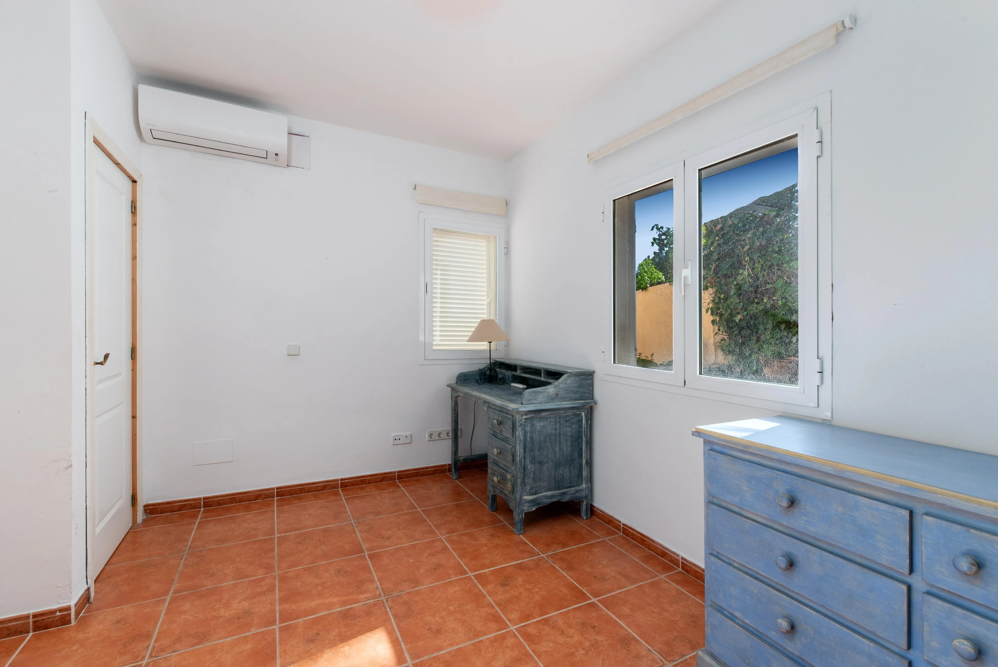 Панорамная вилла с бассейном в тихом, зеленом месте-6