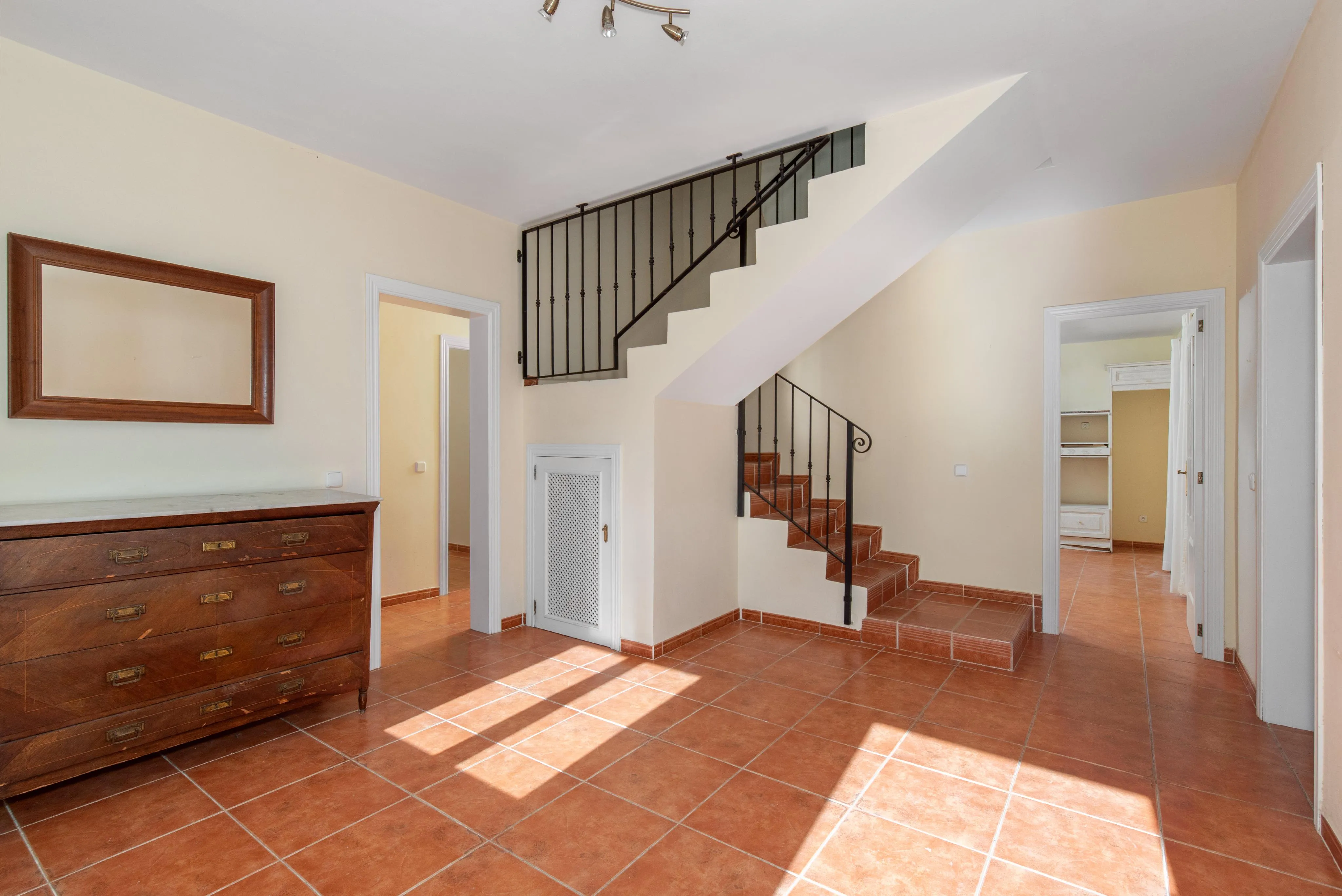 Panoramic villa with pool in a peaceful green setting-5