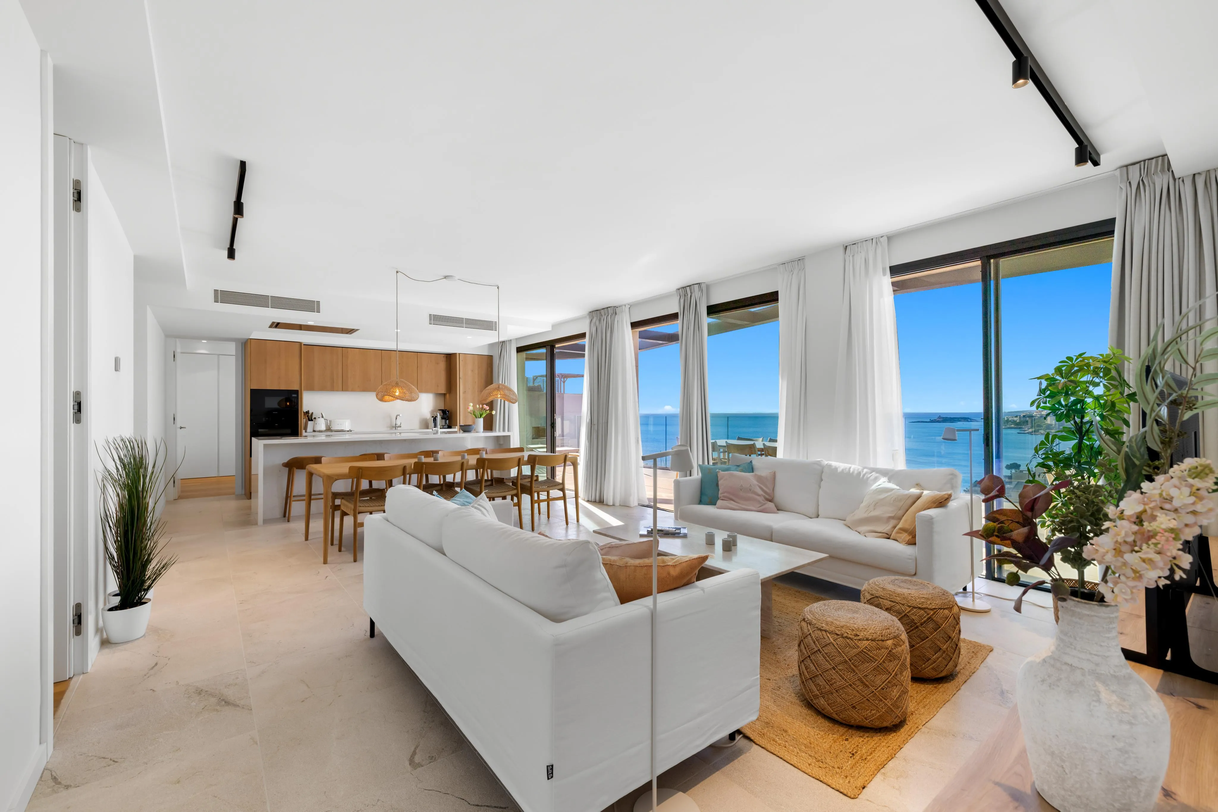 A spectacular sea-view penthouse with private rooftop oasis-2