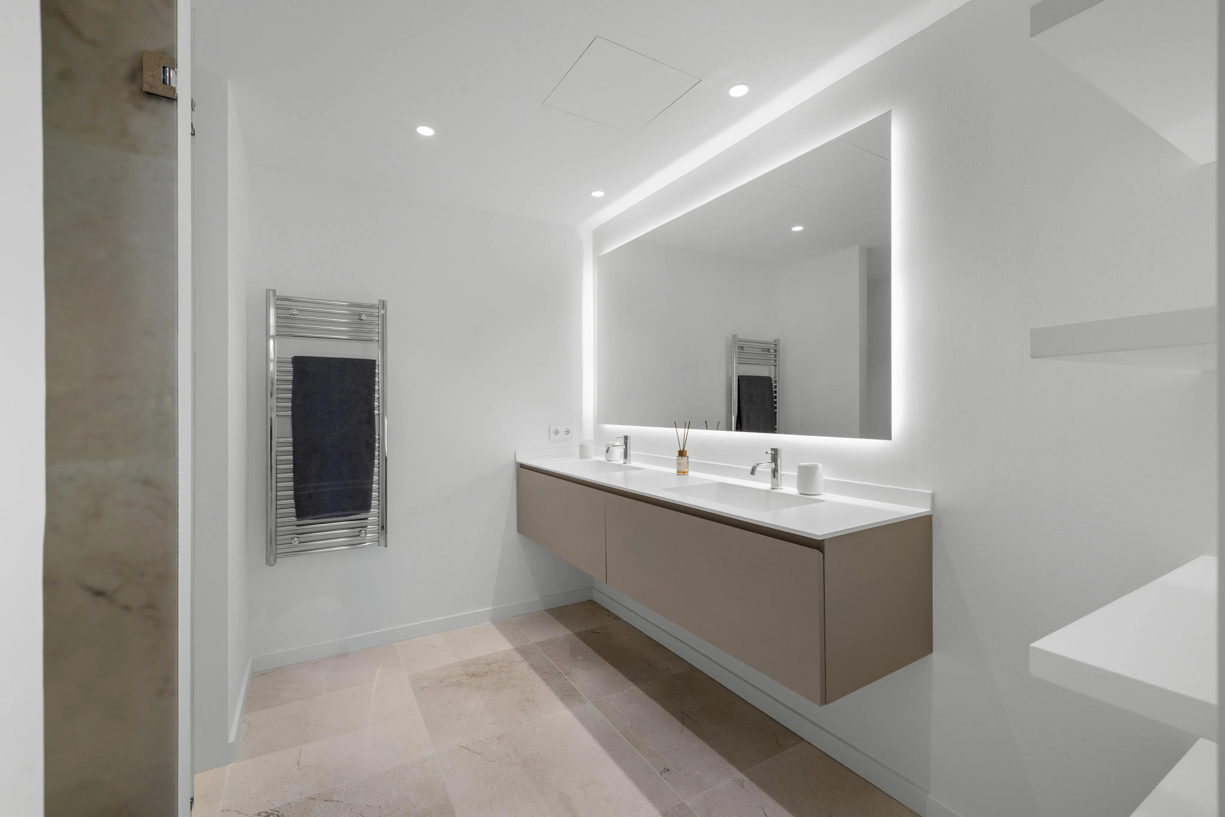 A spectacular sea-view penthouse with private rooftop oasis-10