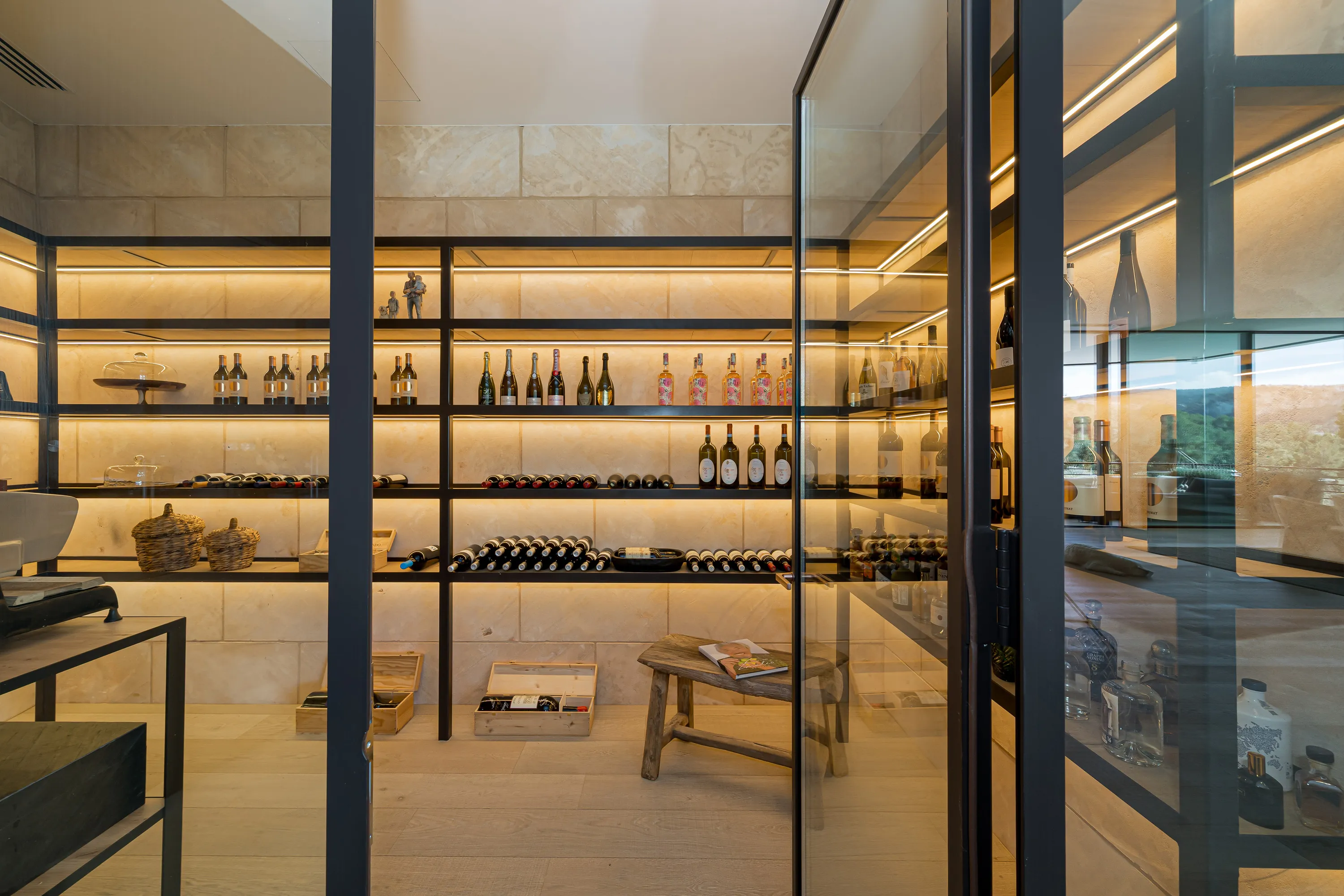 Moderne designvilla met panoramisch uitzicht in Son Vida-18