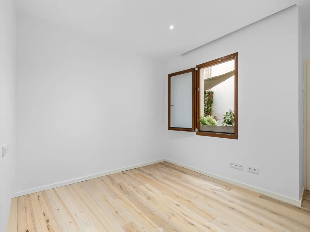 Charmerende lejlighed med elevator og balkon-5