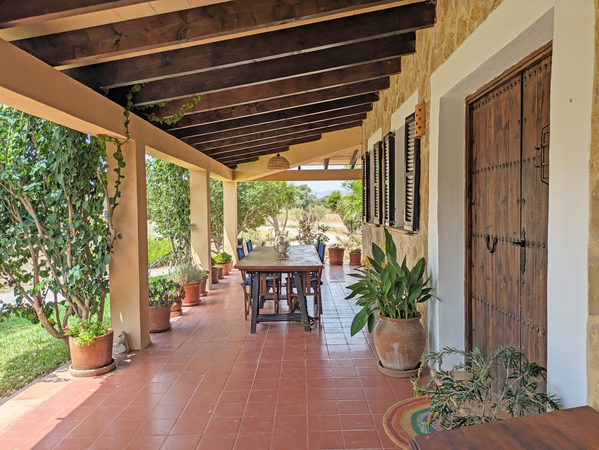 Encantadora finca con piscina y amplio espacio exterior-3