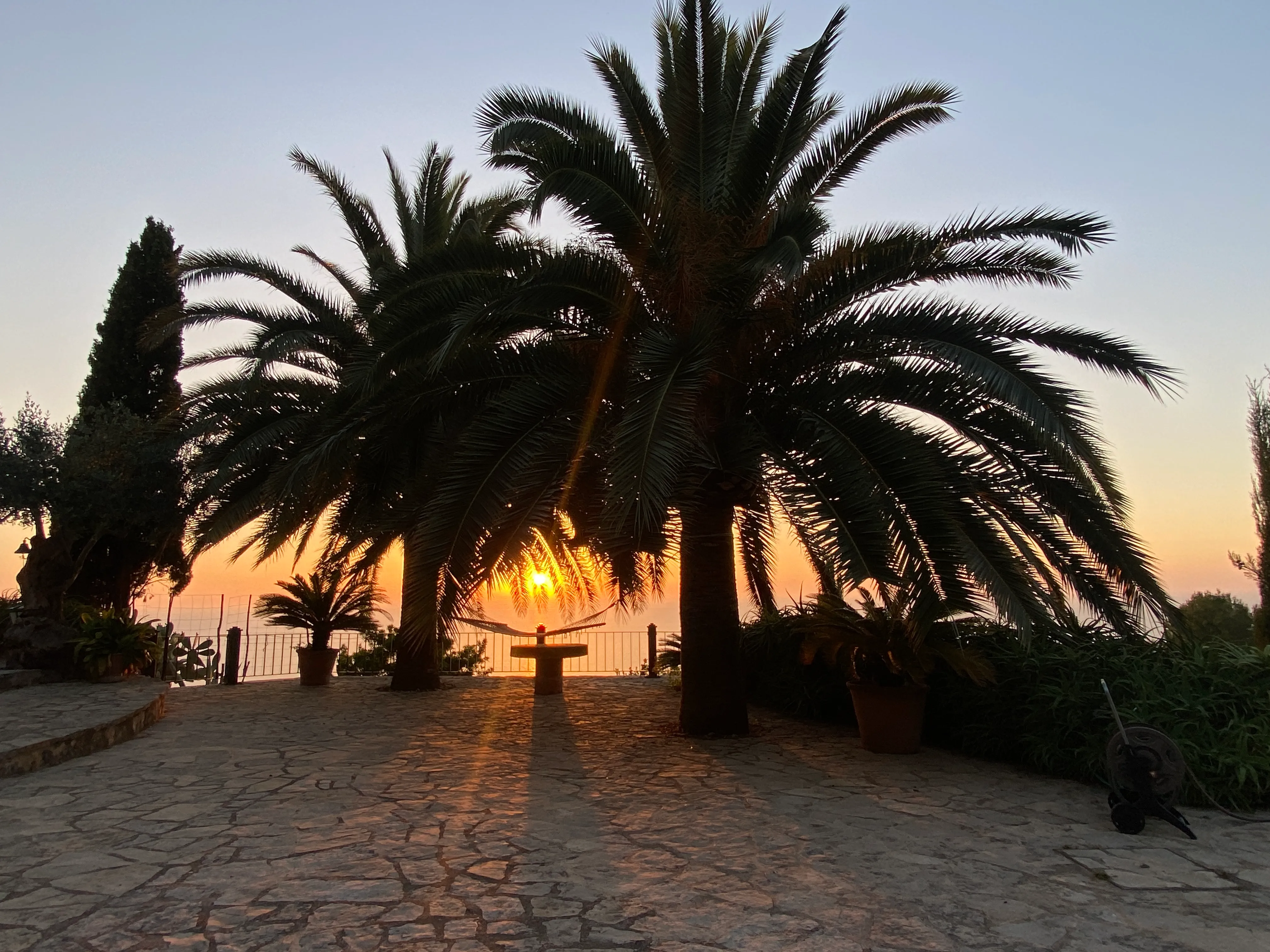 Finca romántica con impresionantes vistas al mar y puestas de sol-8