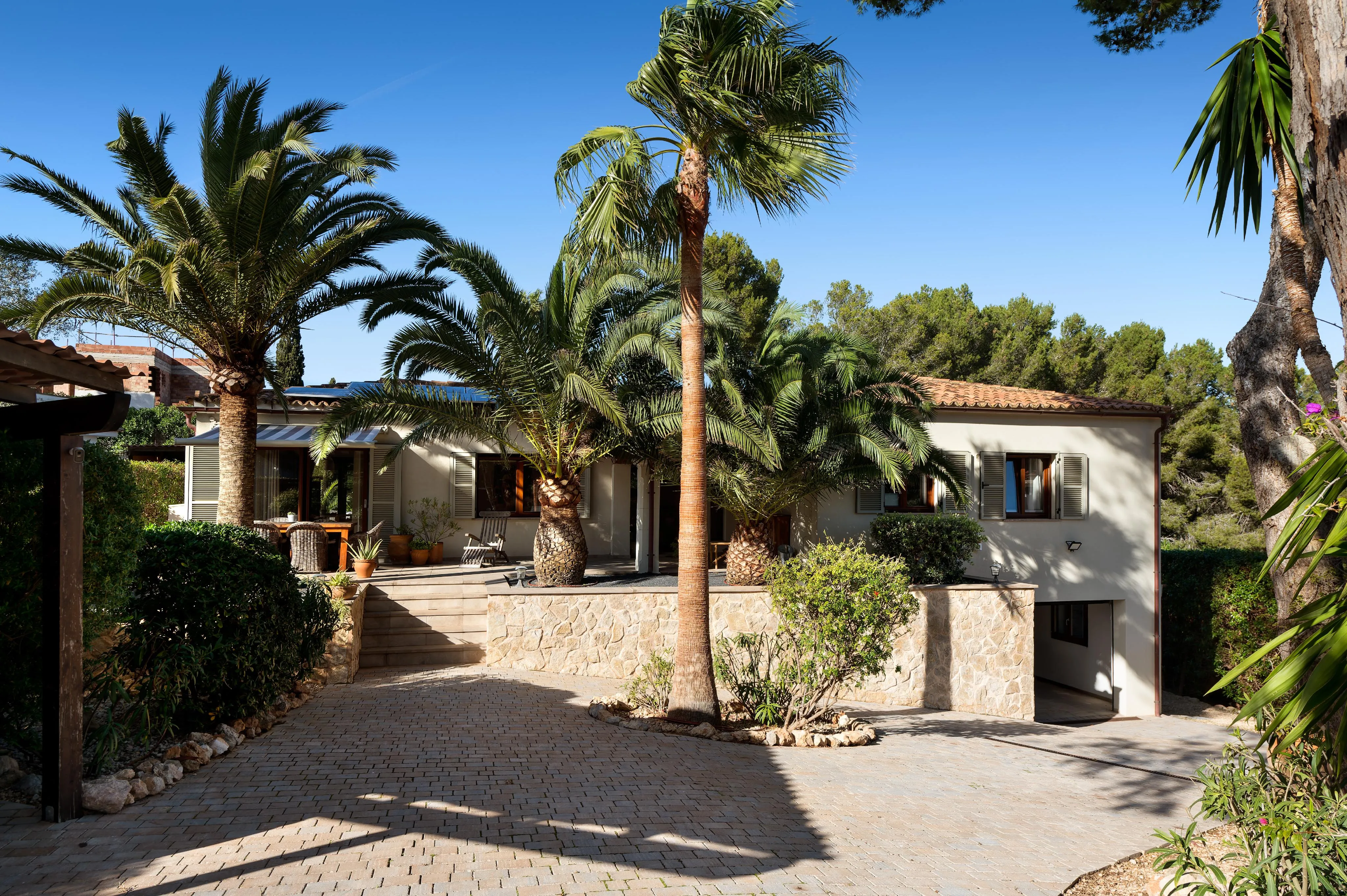 Villa bien entretenue dans un quartier résidentiel élégant-1