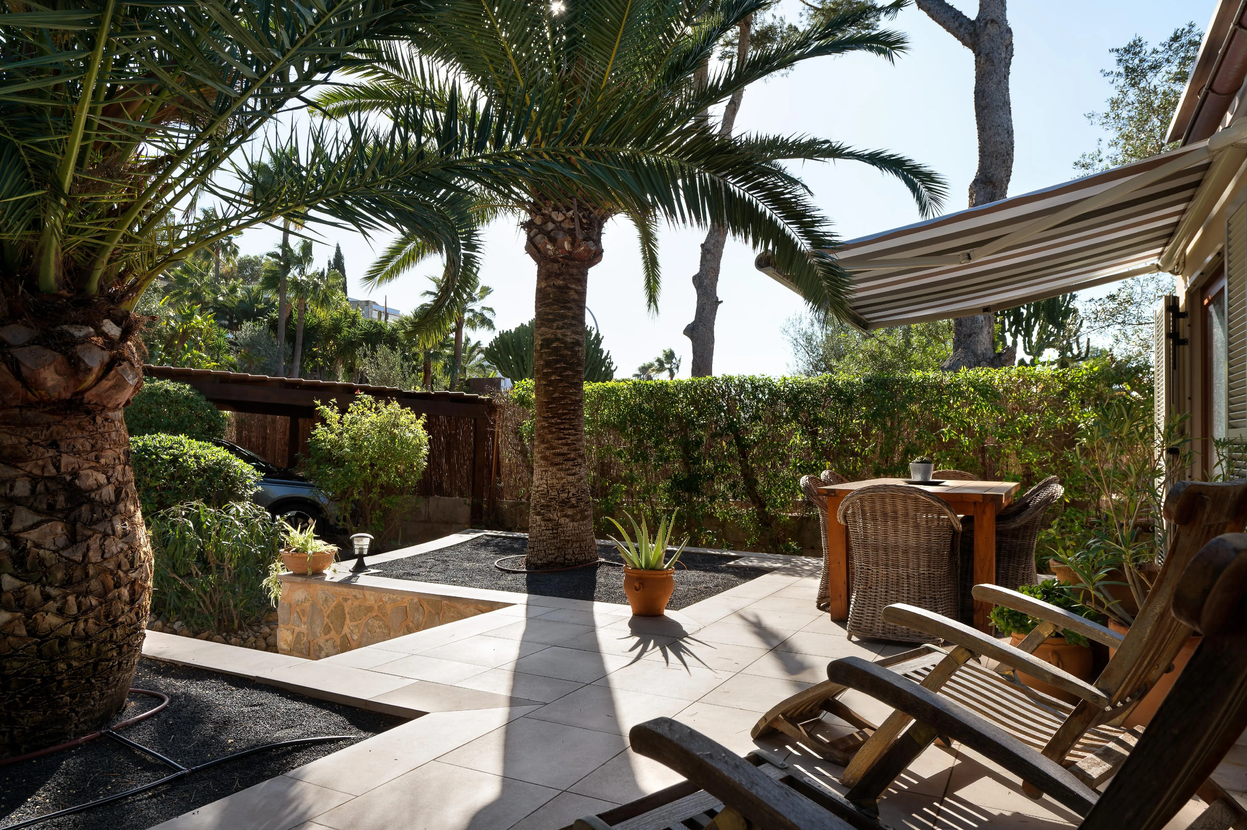 Well-maintained villa in an elegant residential area-4