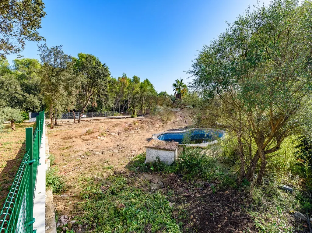 Baugrundstück mit beeindruckendem Projekt und Genehmigung, in der Nähe von Pollensa-1