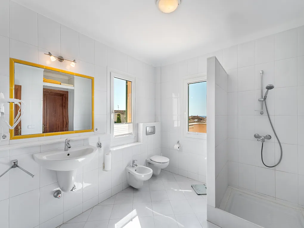 Mediterrane villa op een rustige locatie met uitzicht op zee-12