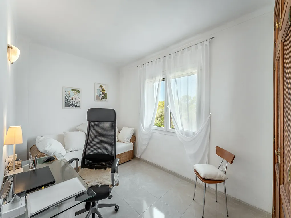 Villa mediterránea en ubicación tranquila con vistas al mar-13