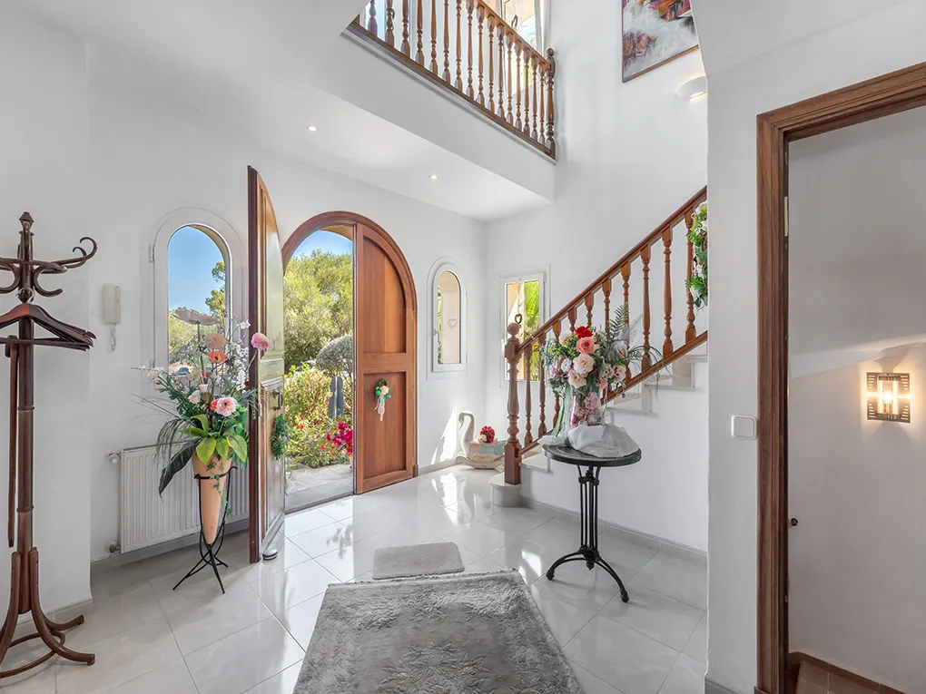 Mediterrane villa op een rustige locatie met uitzicht op zee-4