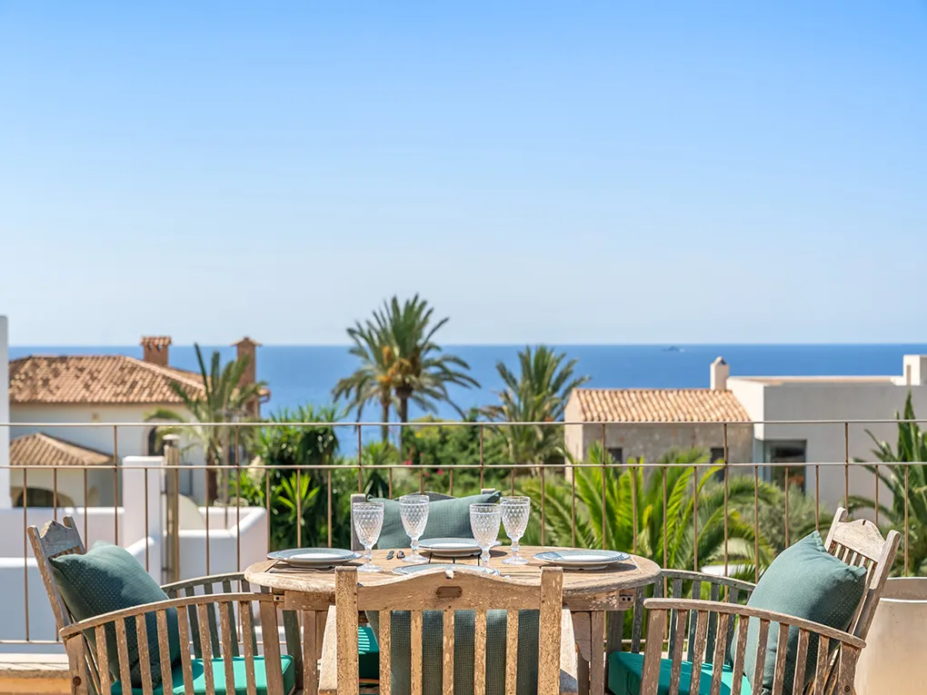 Mediterrane villa op een rustige locatie met uitzicht op zee-2