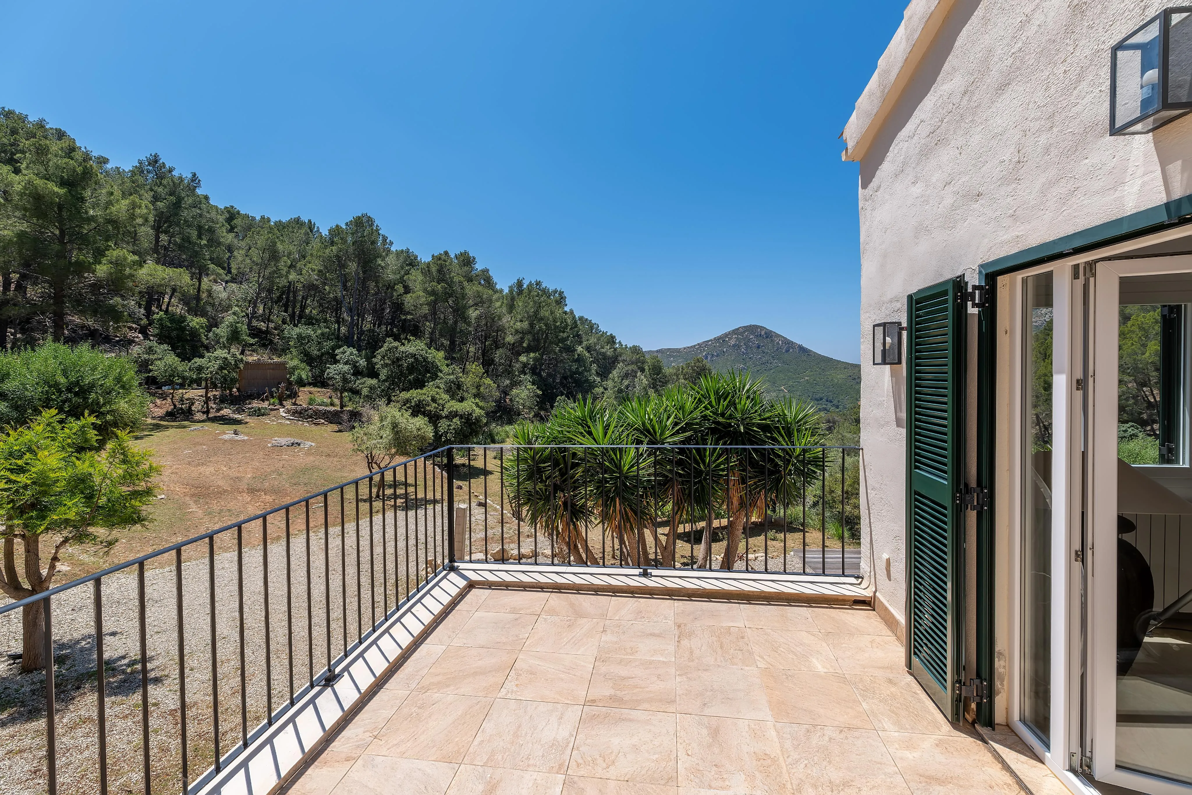 Country house in a quiet location with plenty of privacy-15