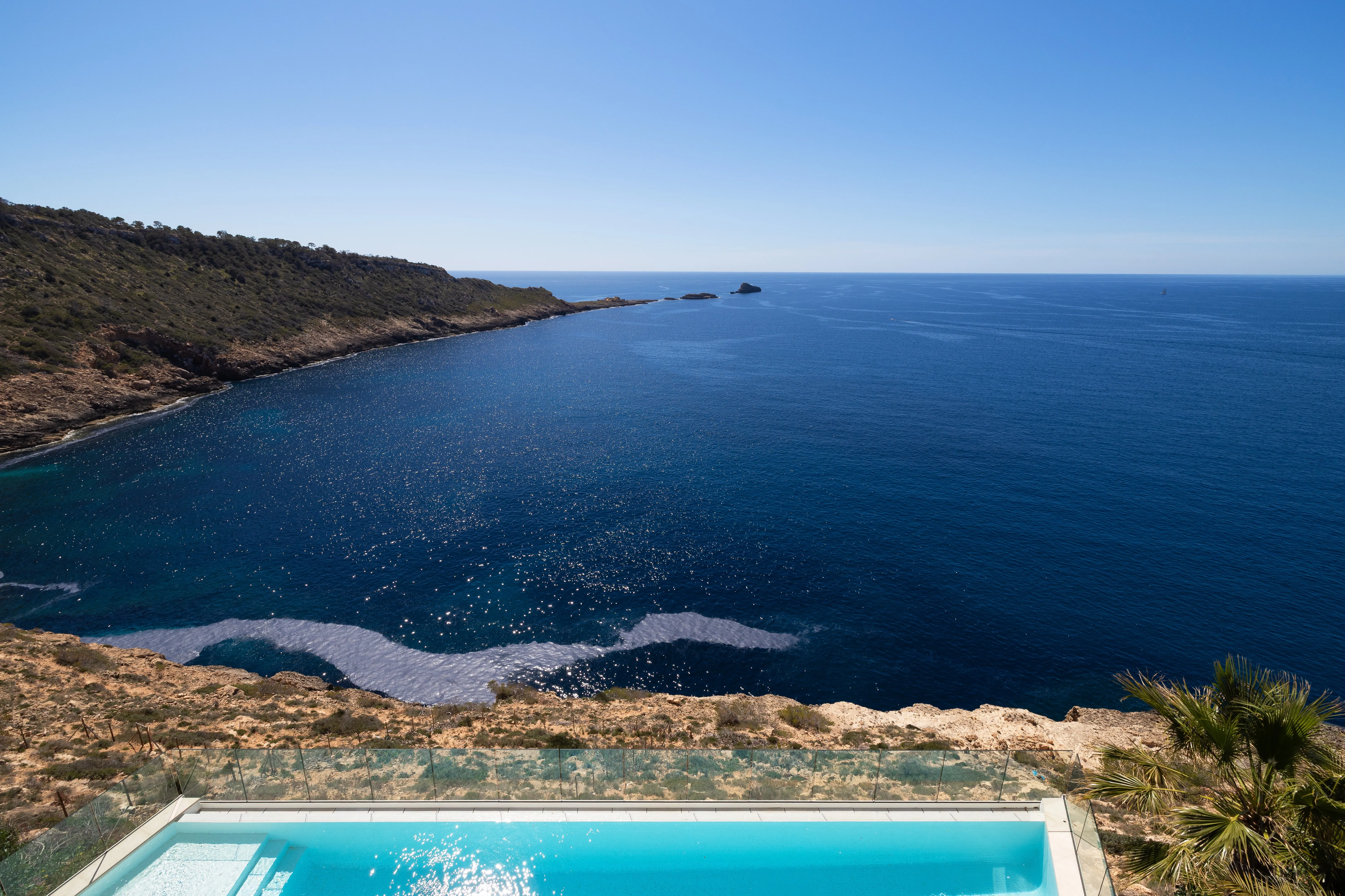 Designer villa in first sea line!-7