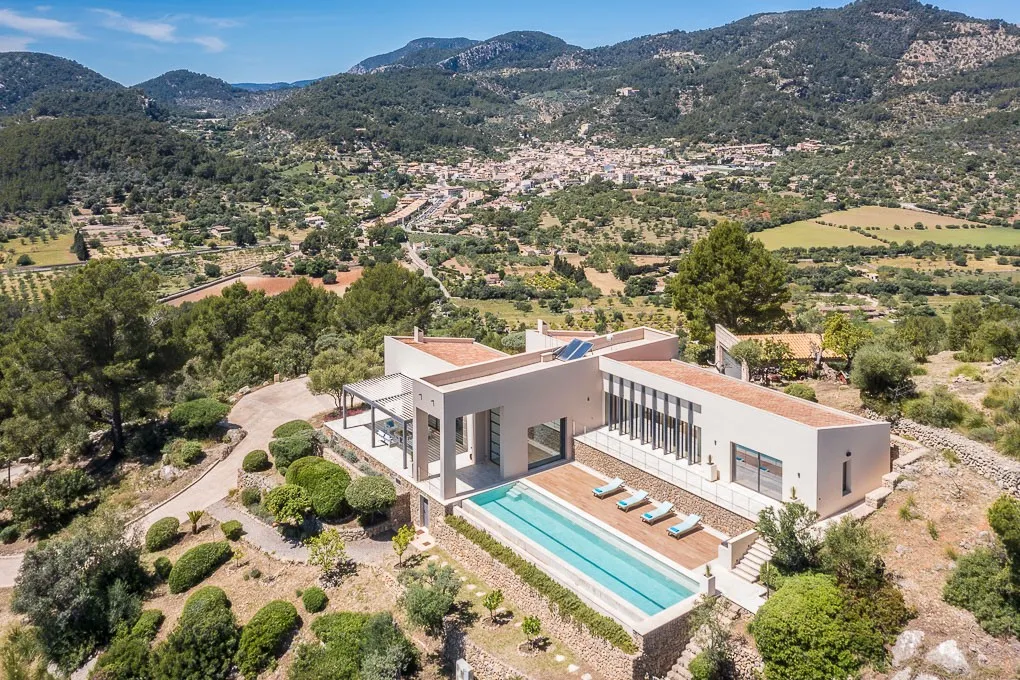 Lyxig modern finca med utsikt-1