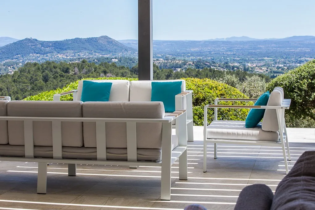 Lyxig modern finca med utsikt-4